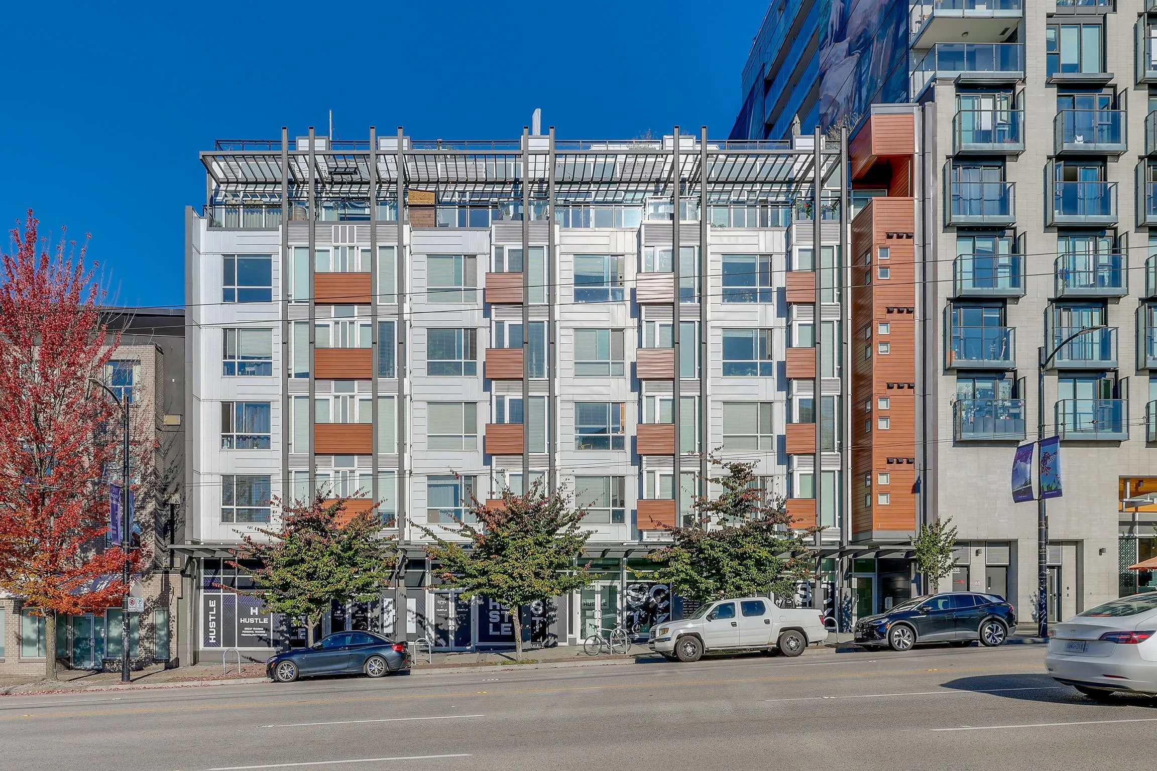 233 Kingsway #403