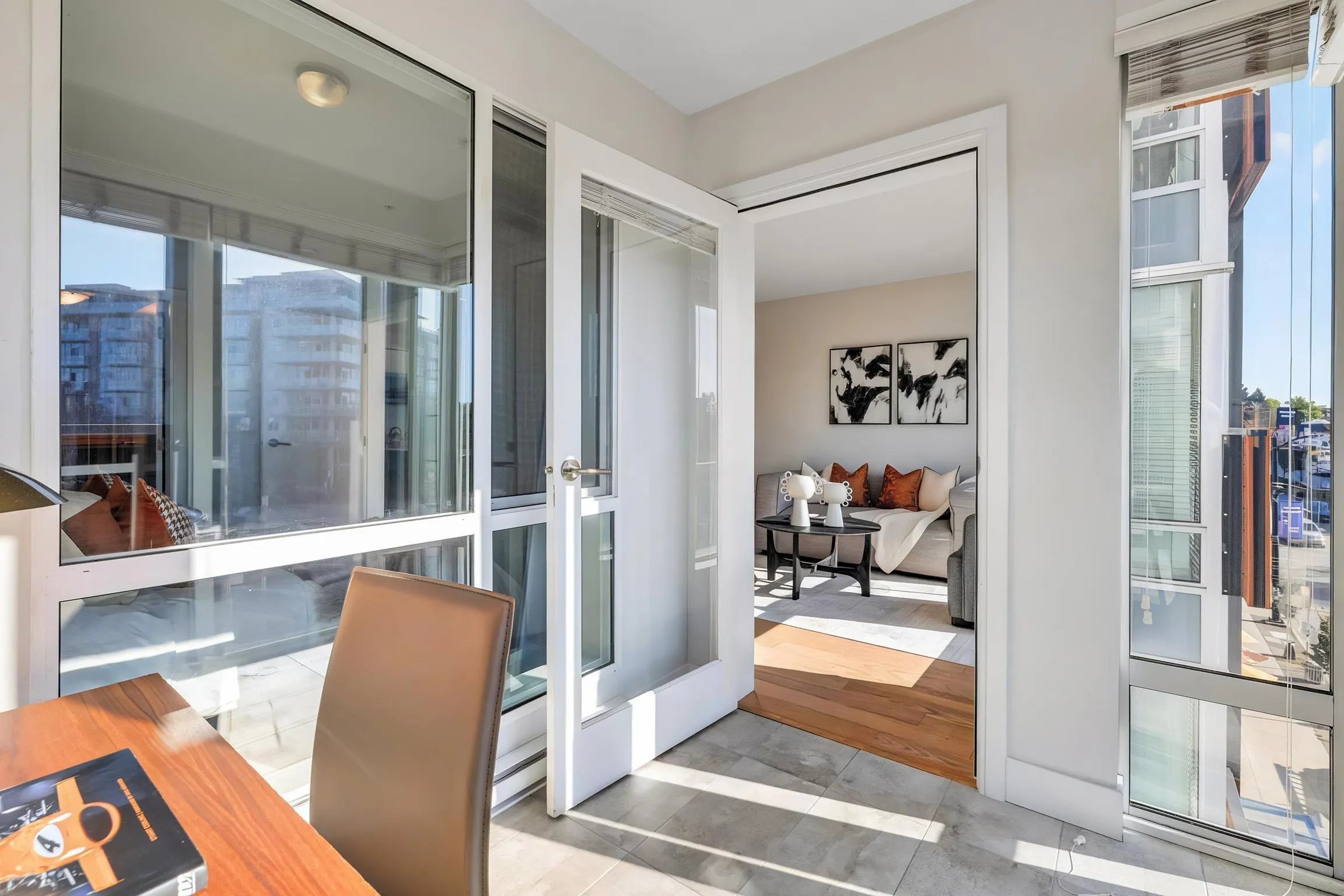 233 Kingsway #403
