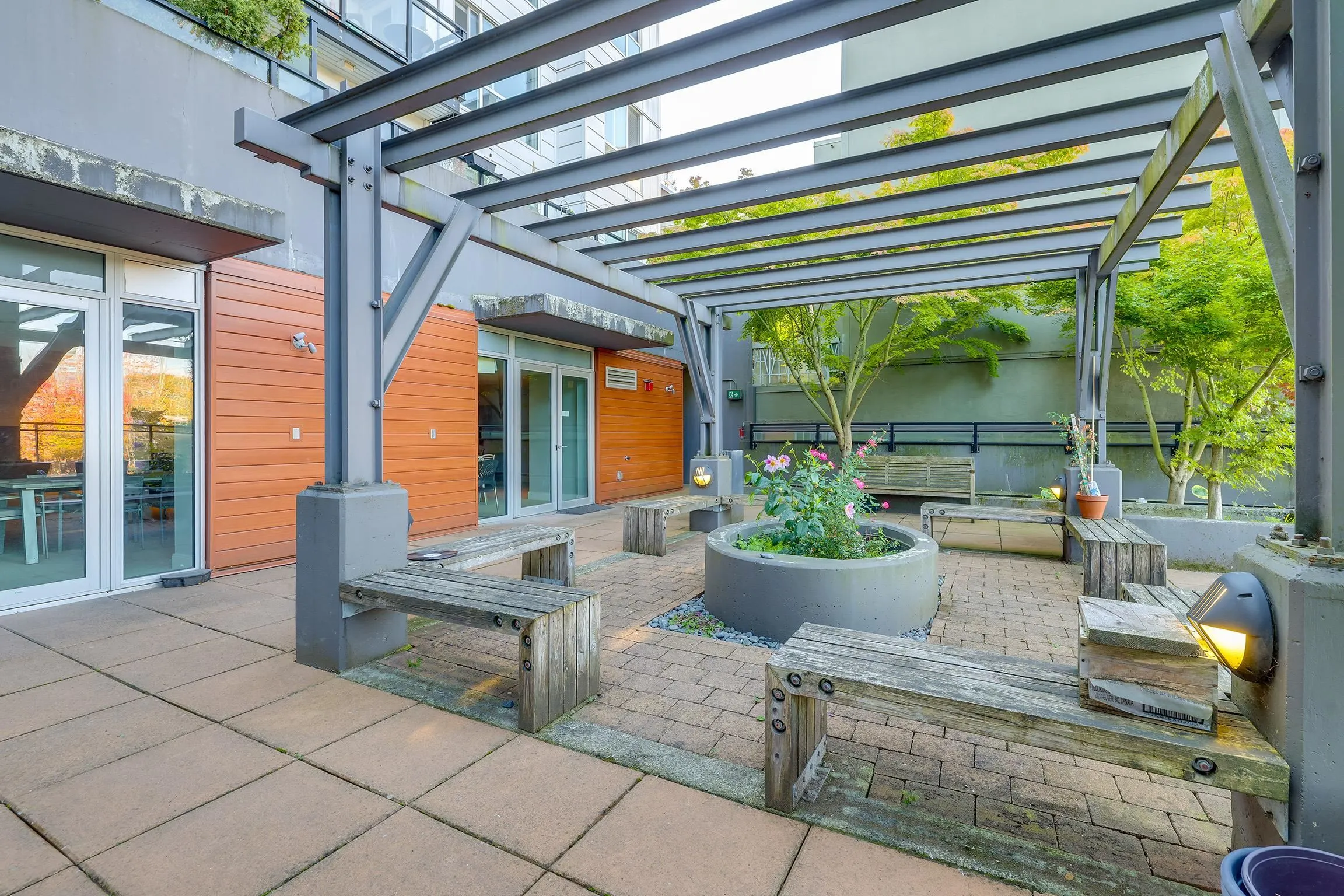 233 Kingsway #403