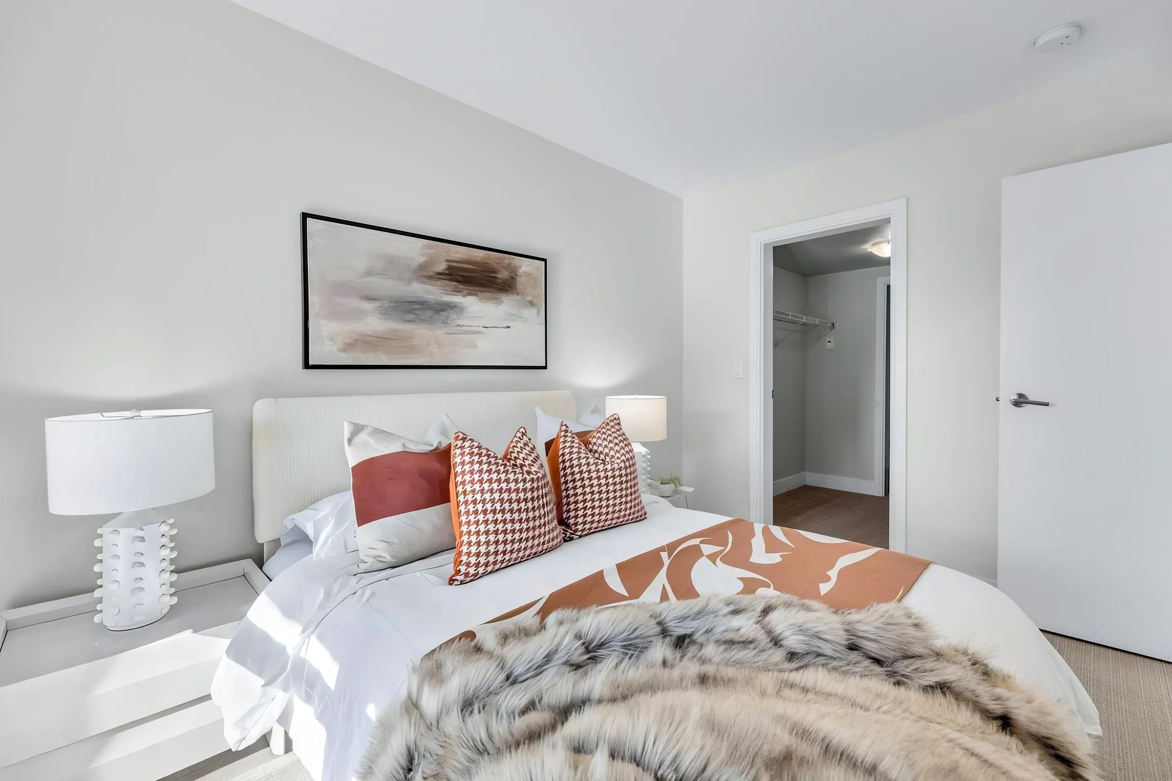 233 Kingsway #403