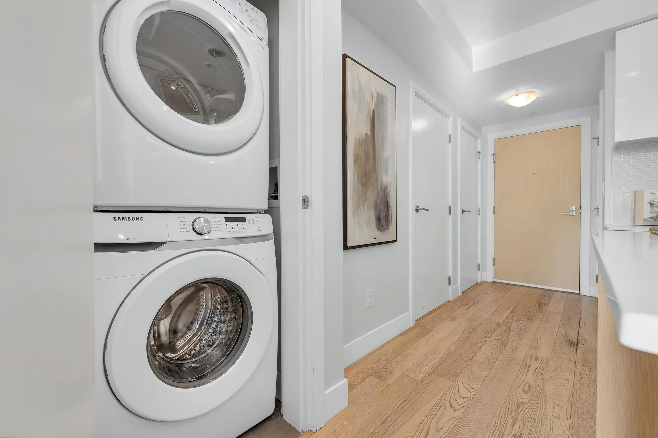 233 Kingsway #403