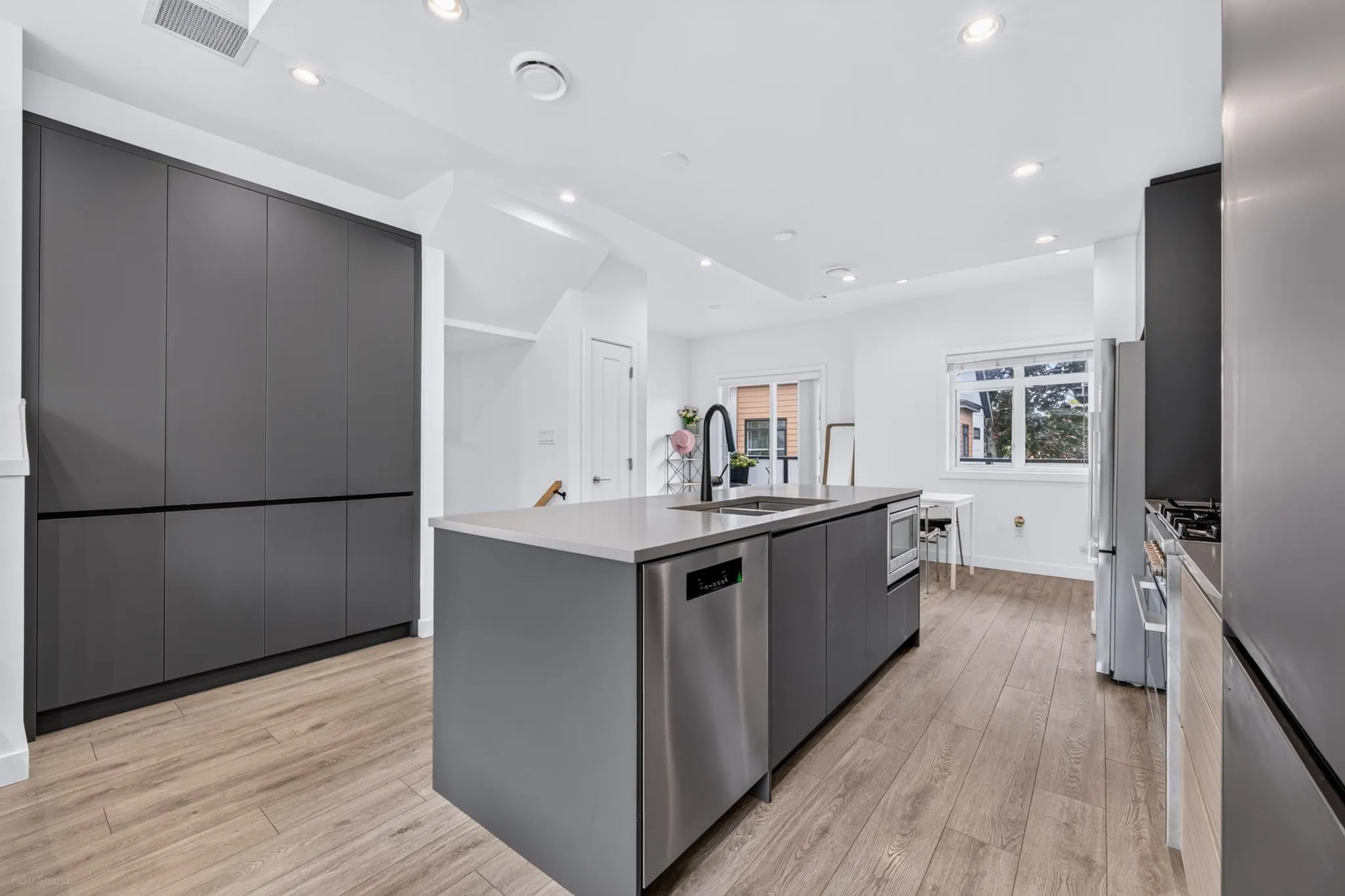 5651 Steveston Highway #6