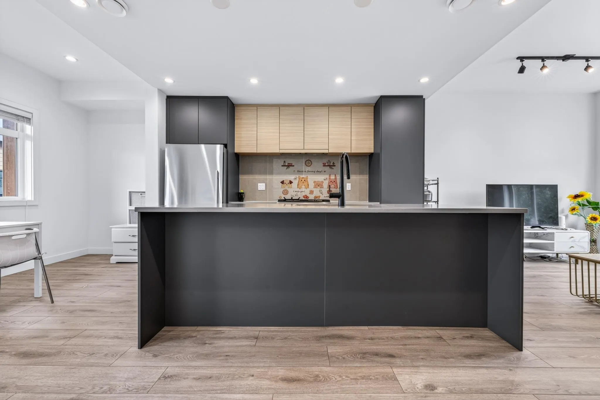 5651 Steveston Highway #6
