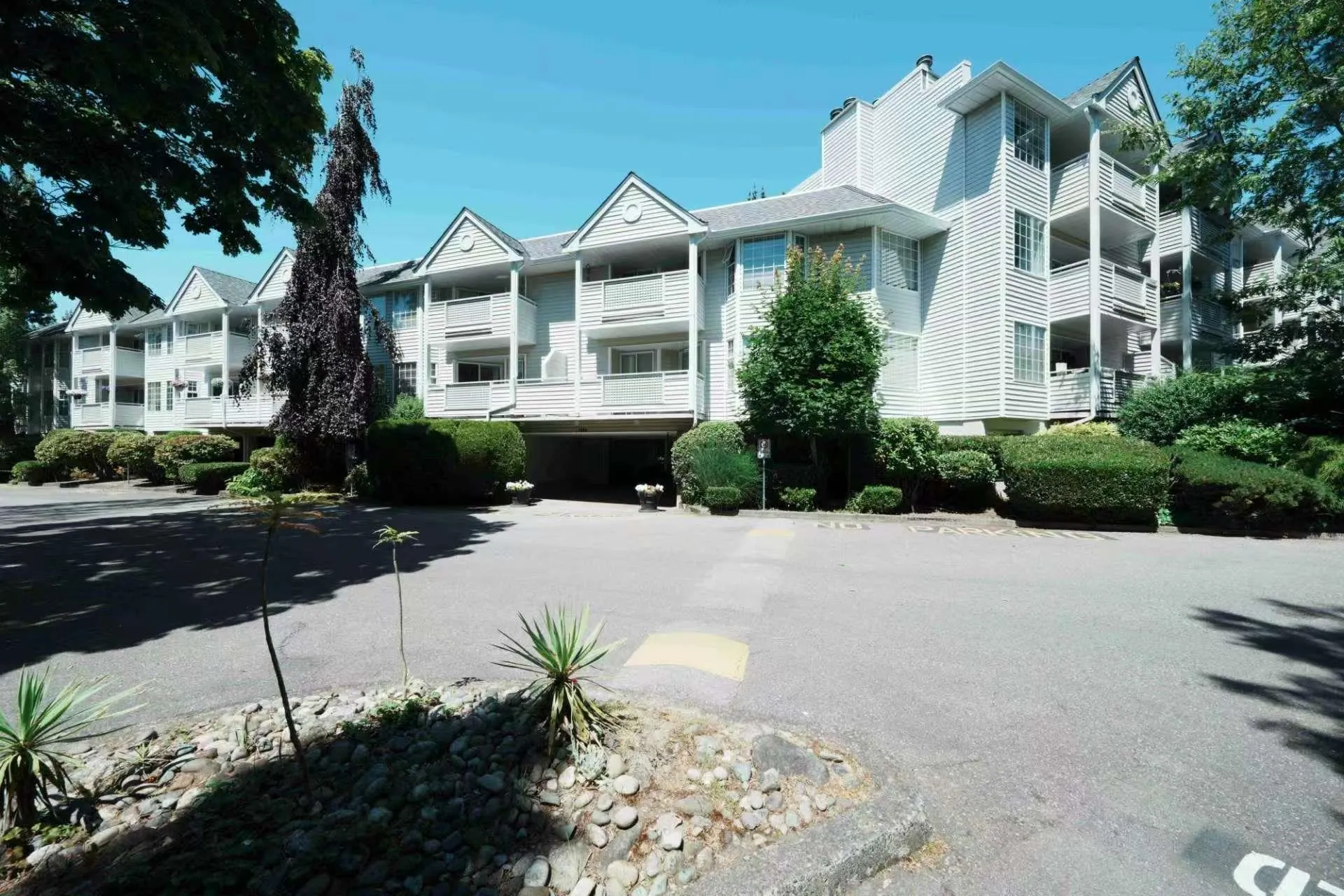7591 Moffatt Road #106