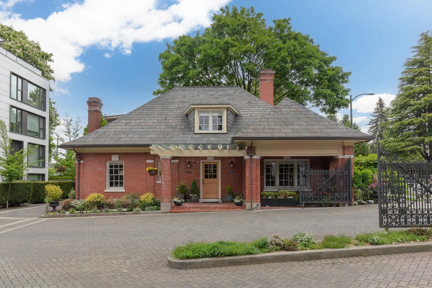 1501 Atlas Lane
