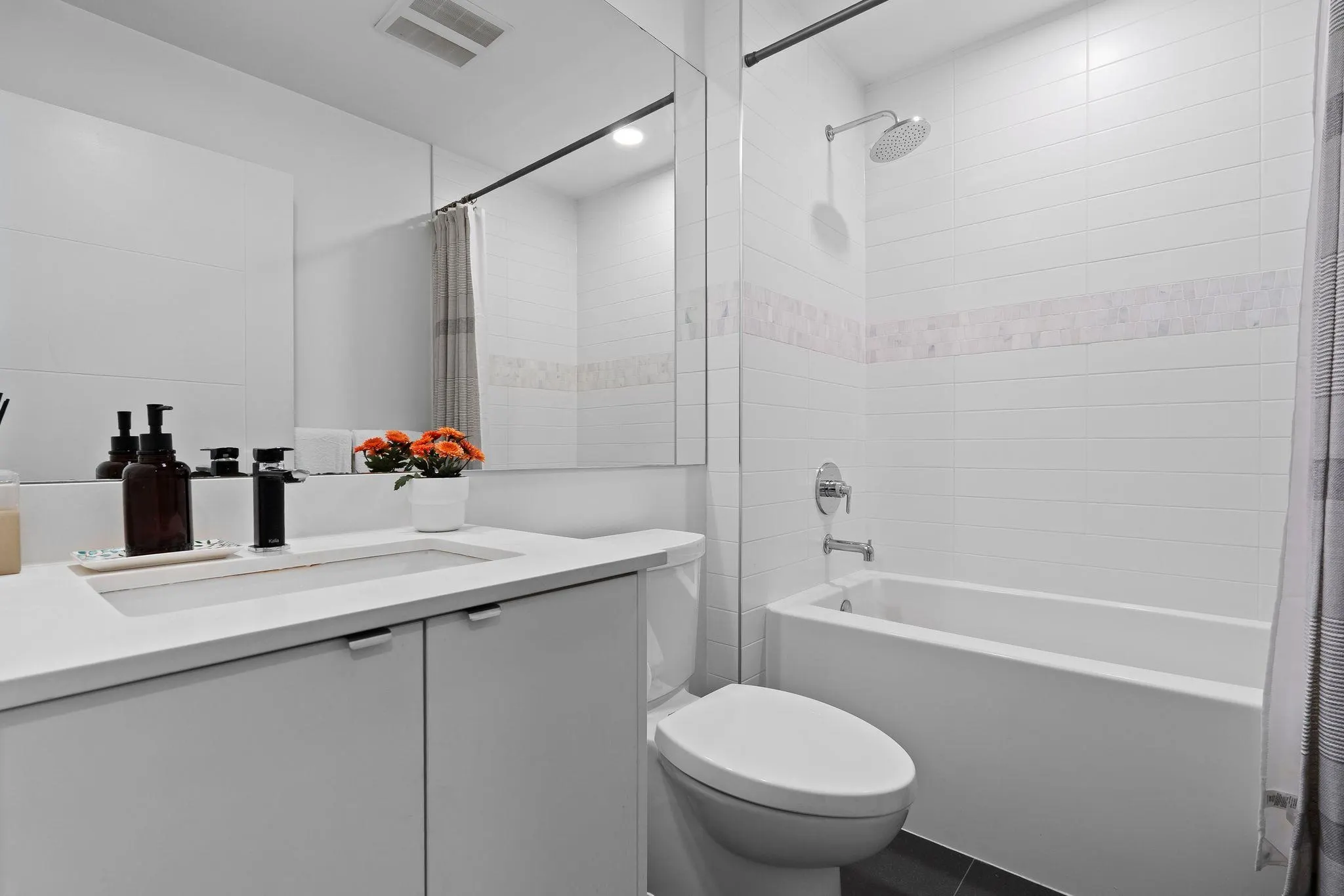 2345 Rindall Avenue #204