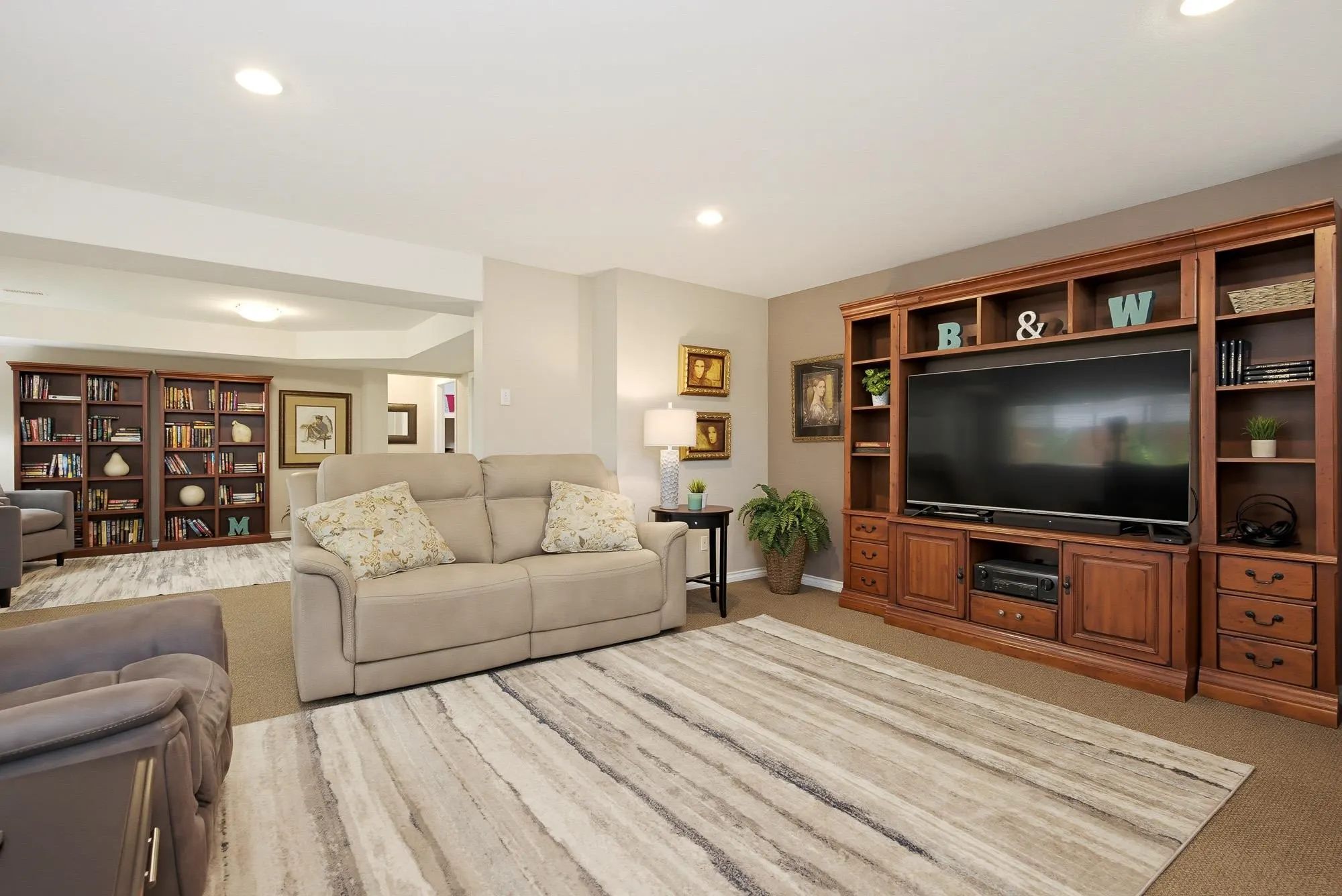 2816 Woodland Drive