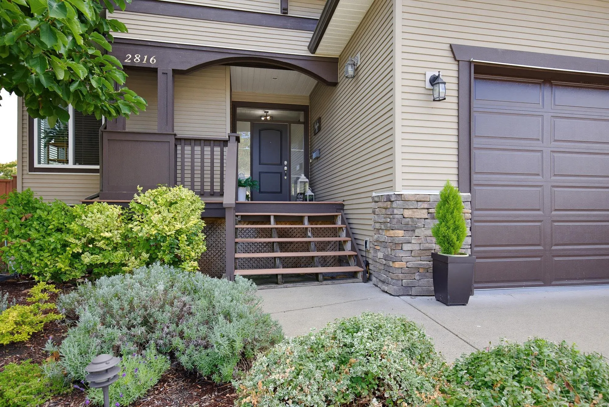 2816 Woodland Drive