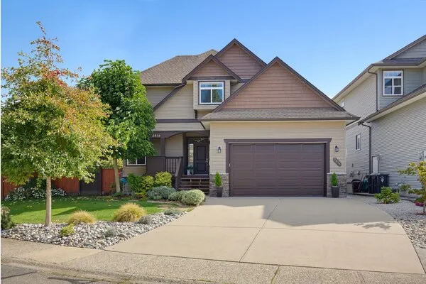 2816 Woodland Drive