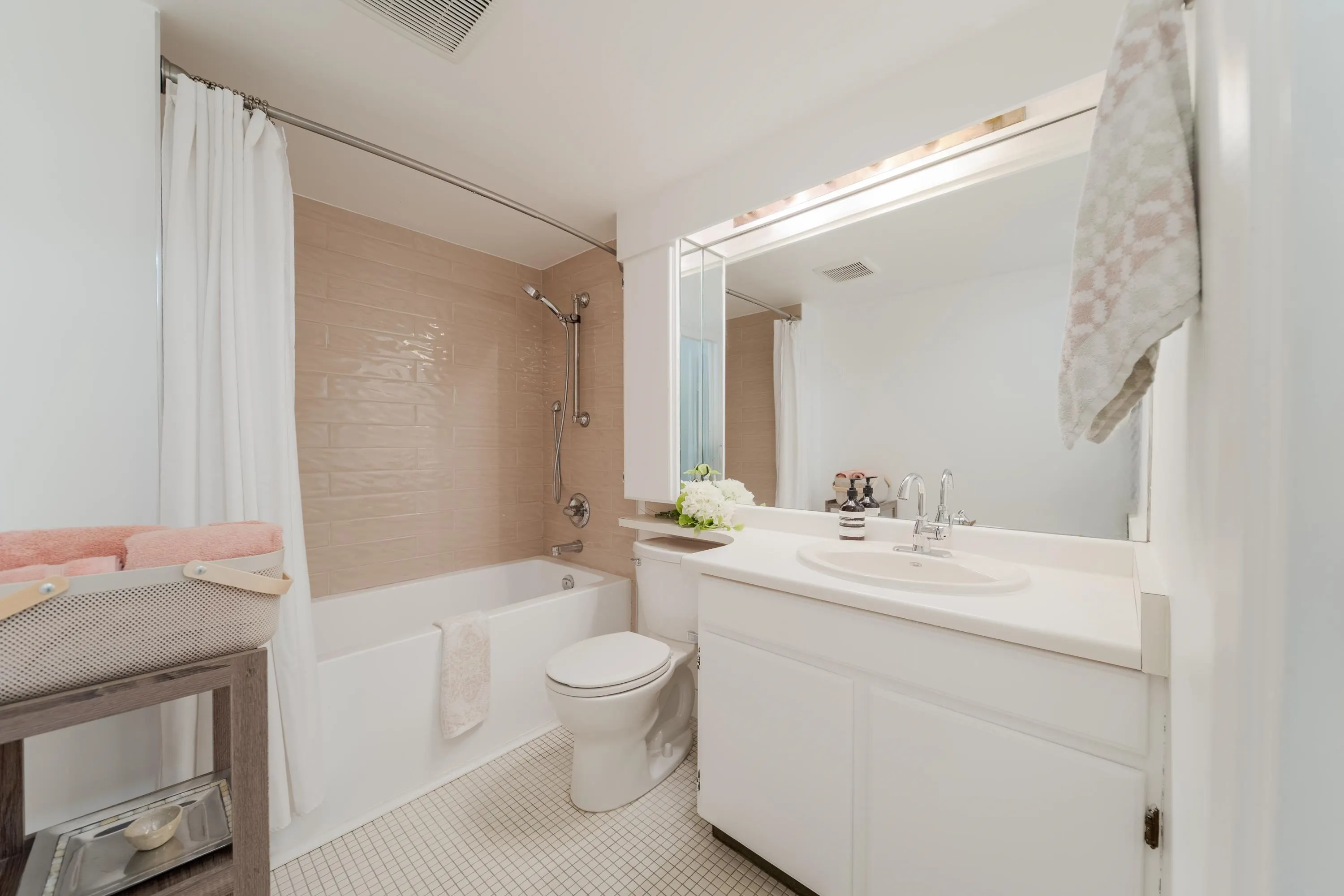 1740 Comox Street #206