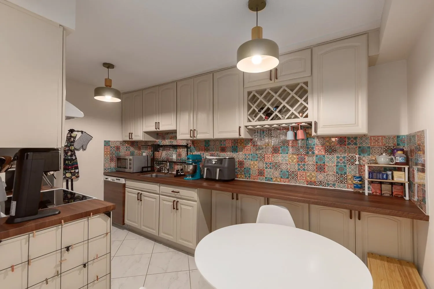 1435 Nelson Street #208