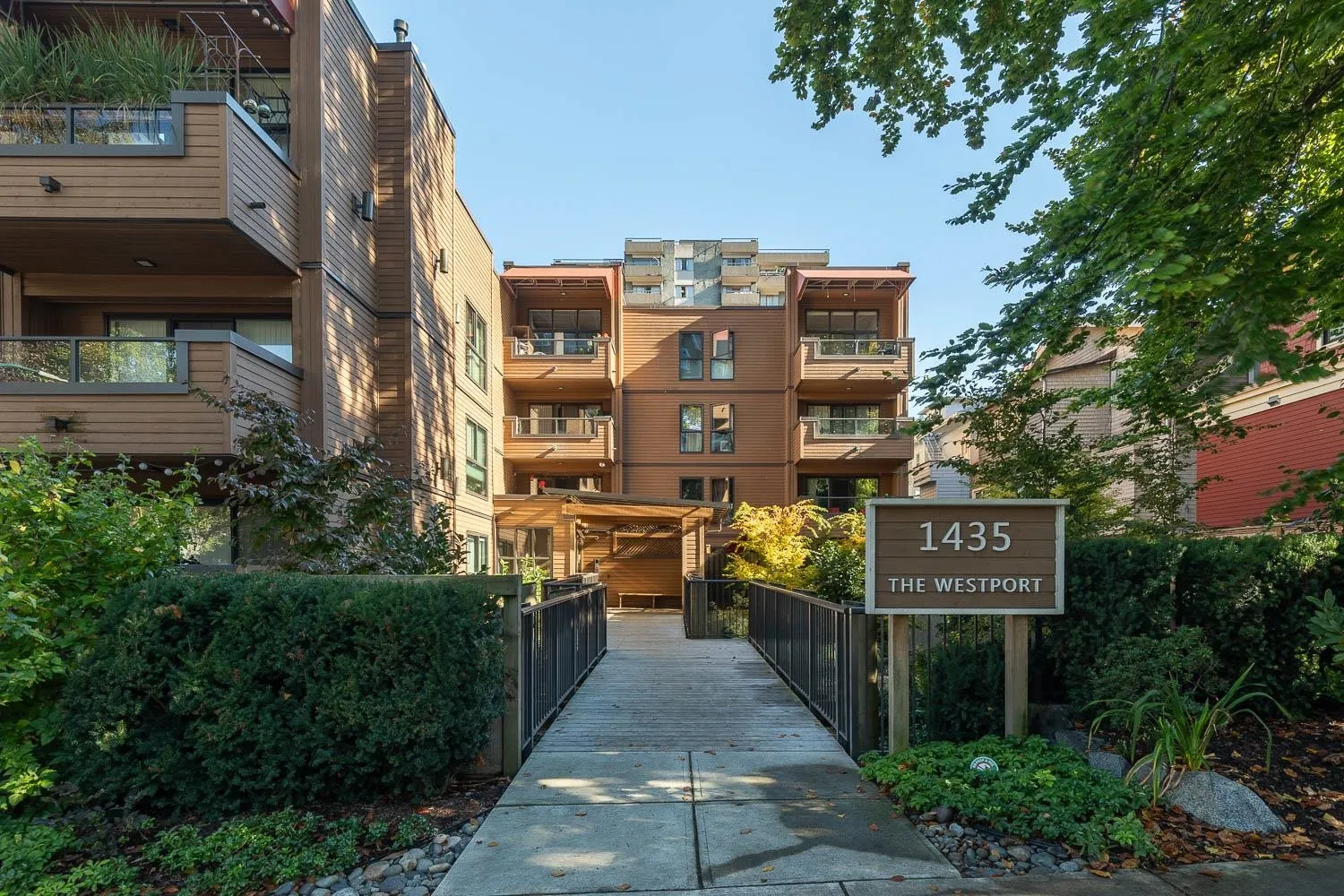 1435 Nelson Street #208