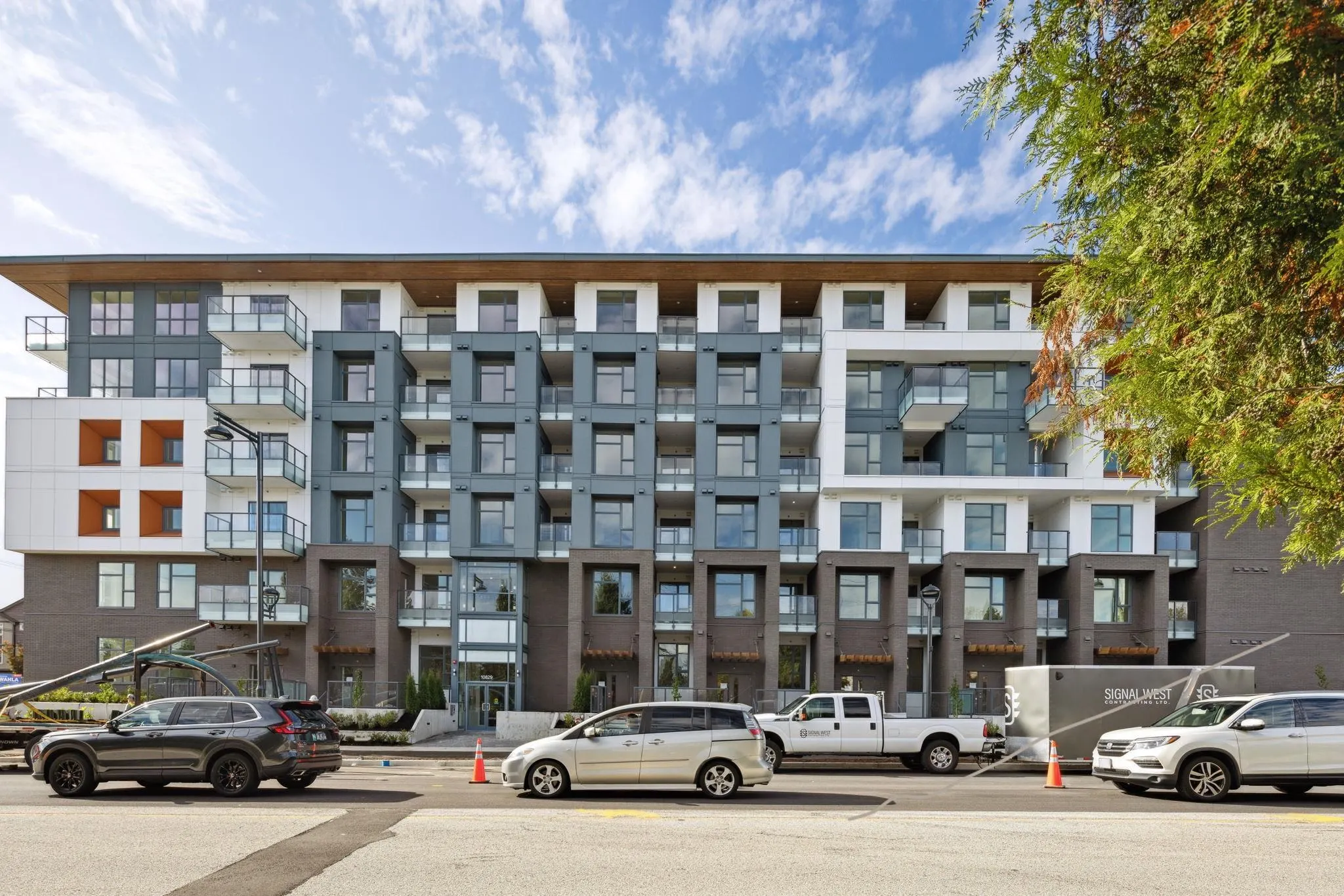 10829 140 Street #401