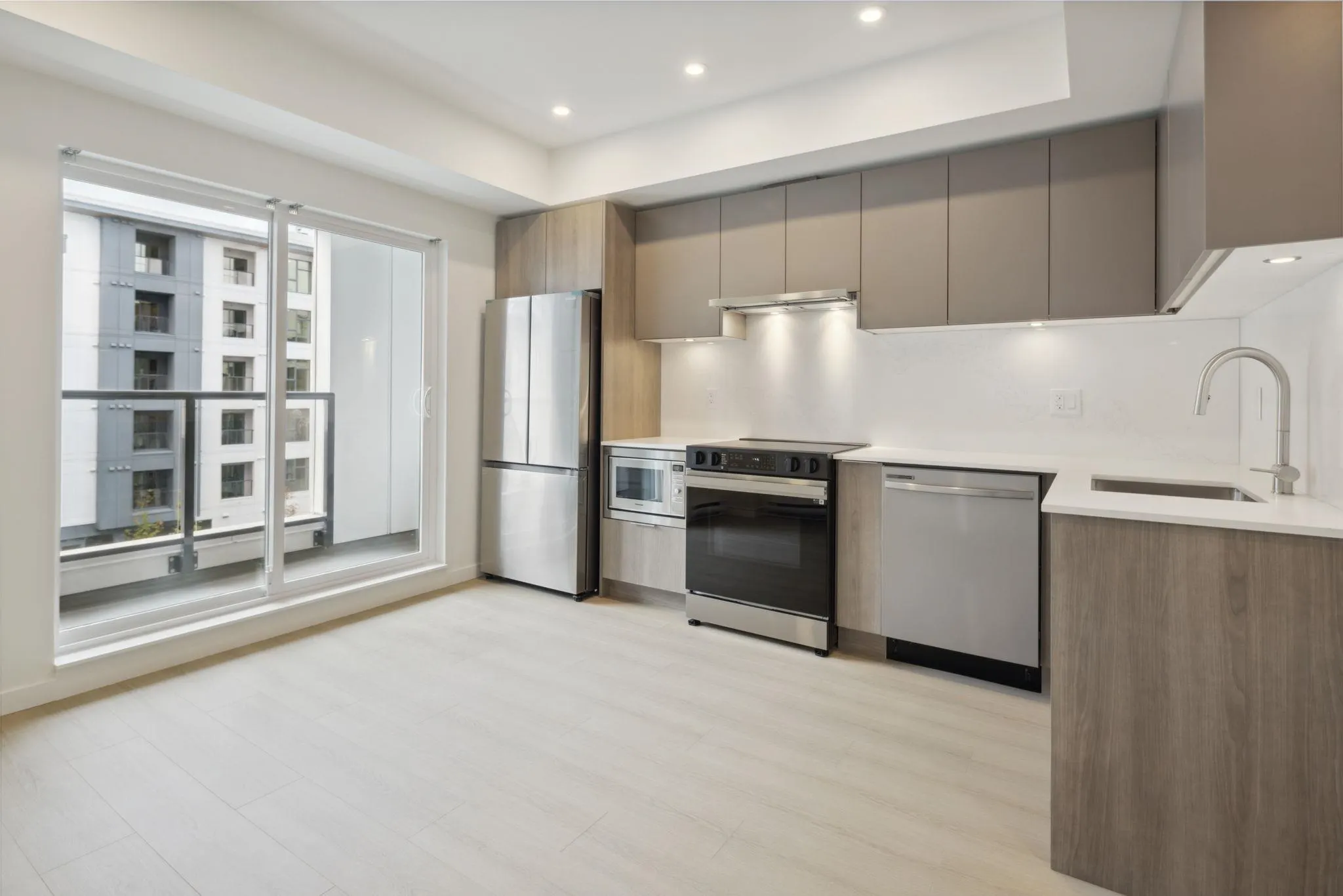 10829 140 Street #401