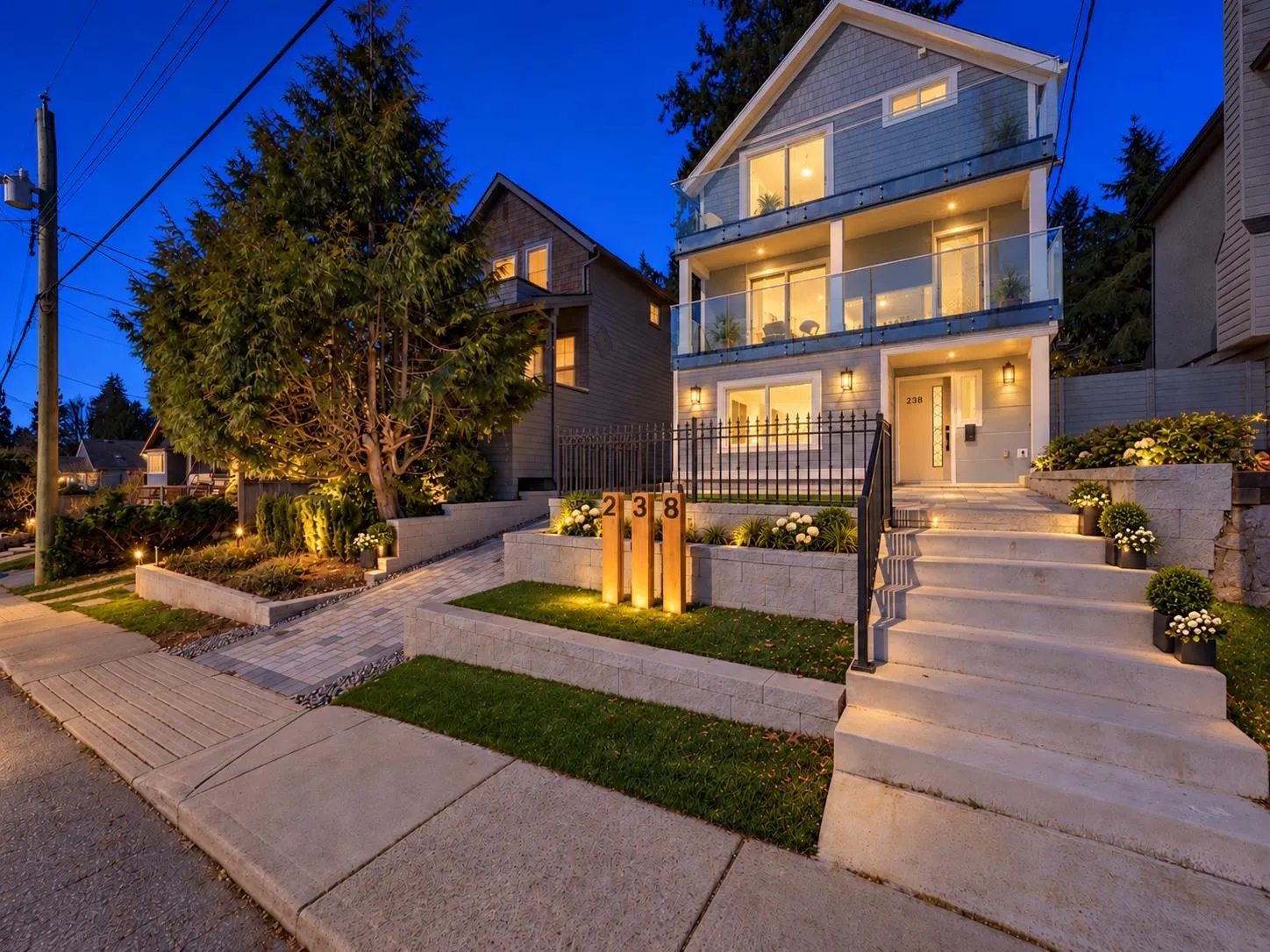 238 E 28th Street