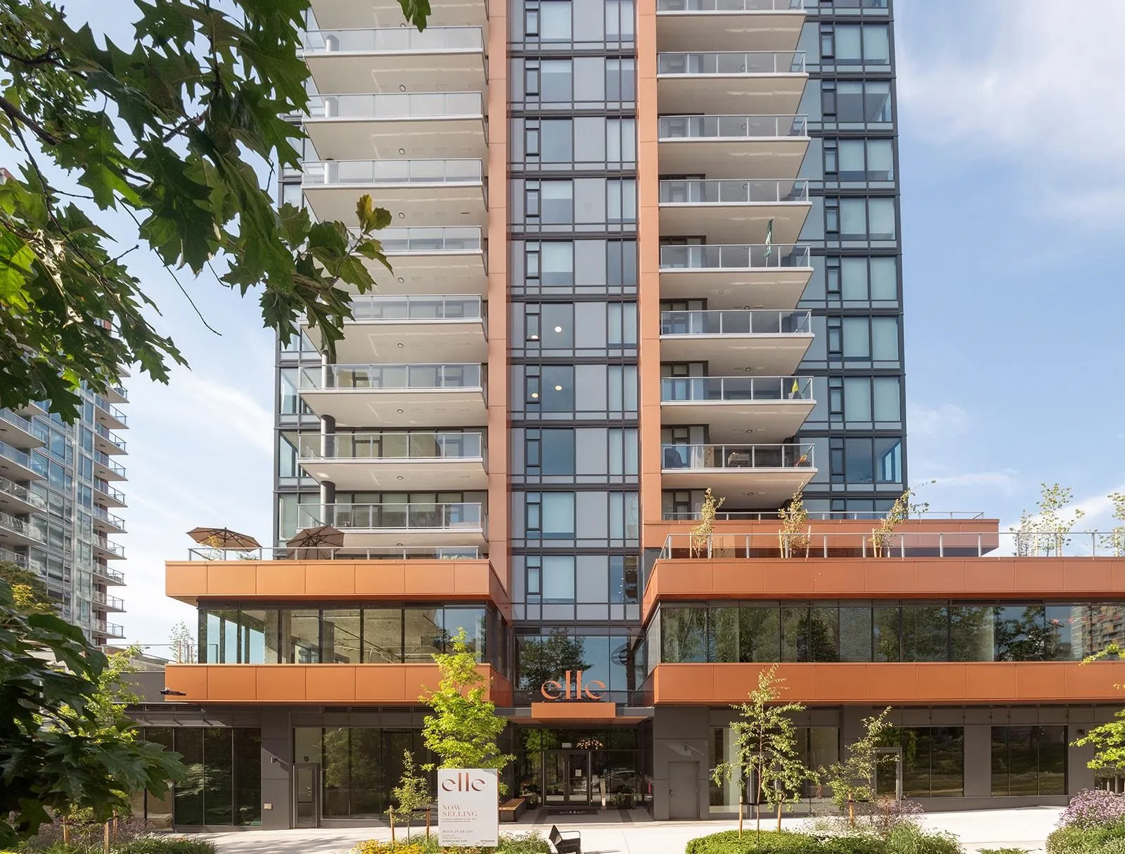 128 W 15th Street #402