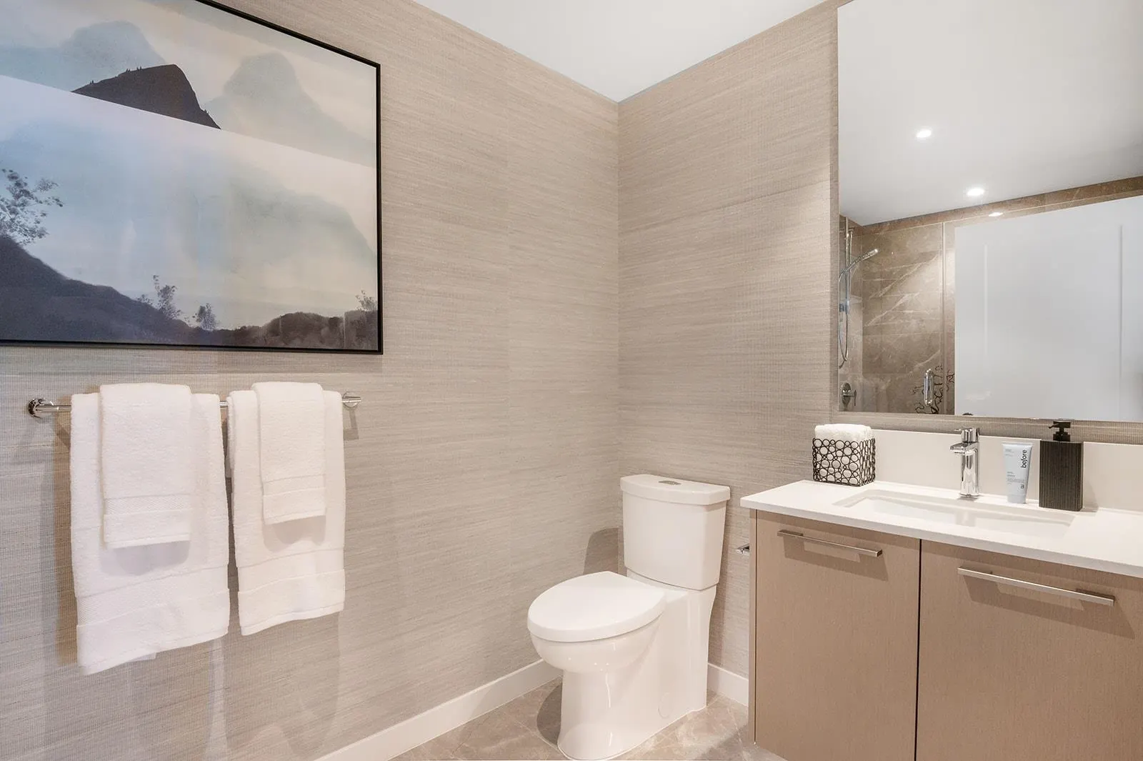 128 W 15th Street #402