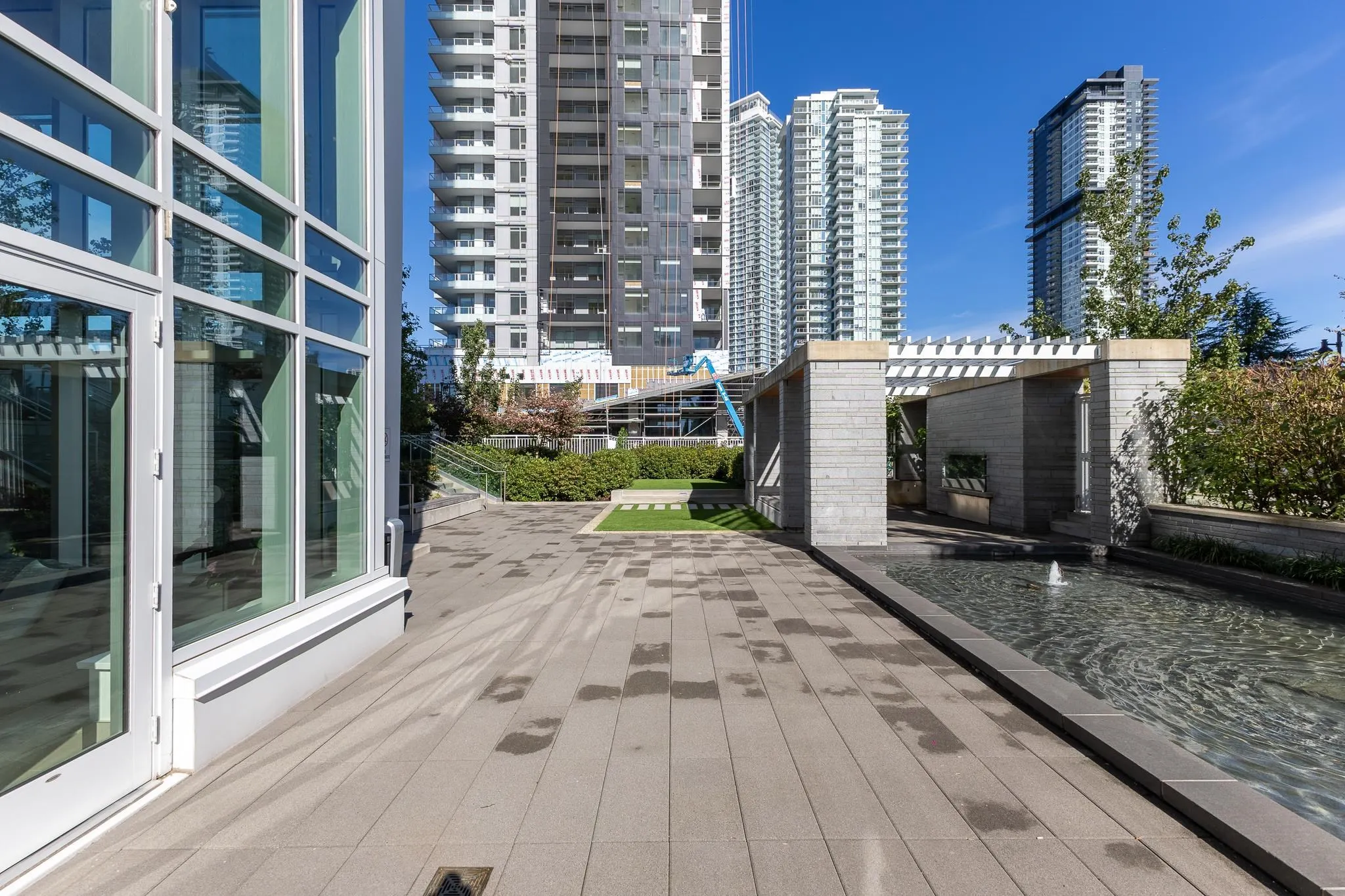 652 Whiting Way #101