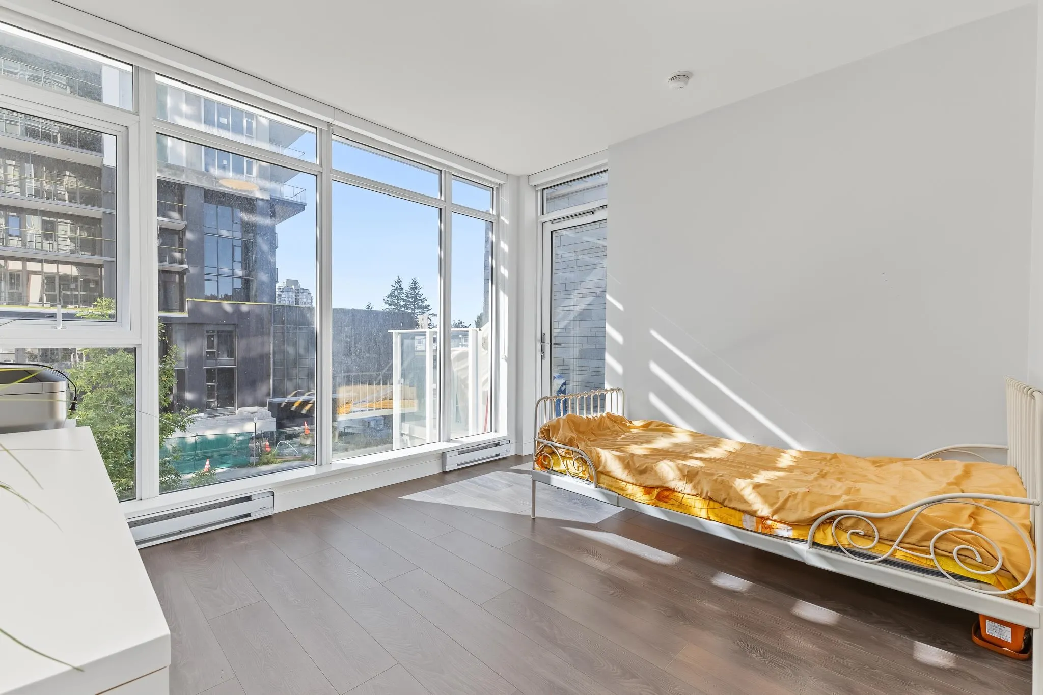 652 Whiting Way #101