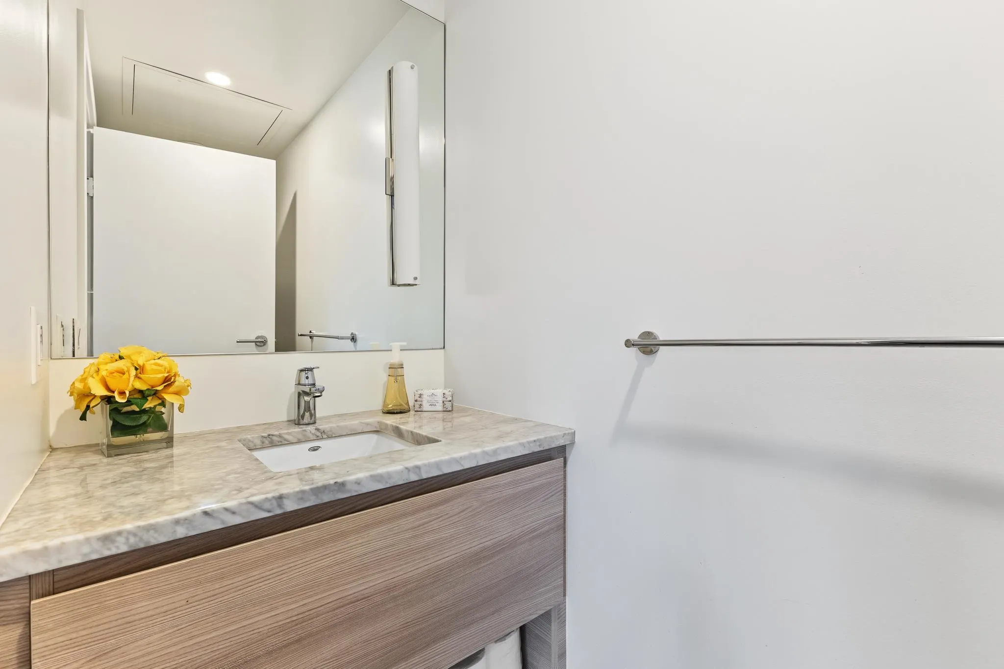 652 Whiting Way #101