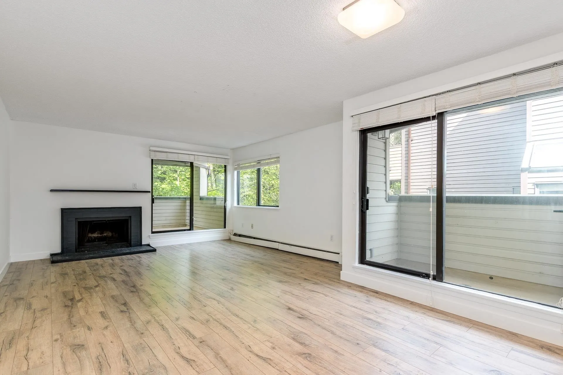 3275 Mountain Highway #212