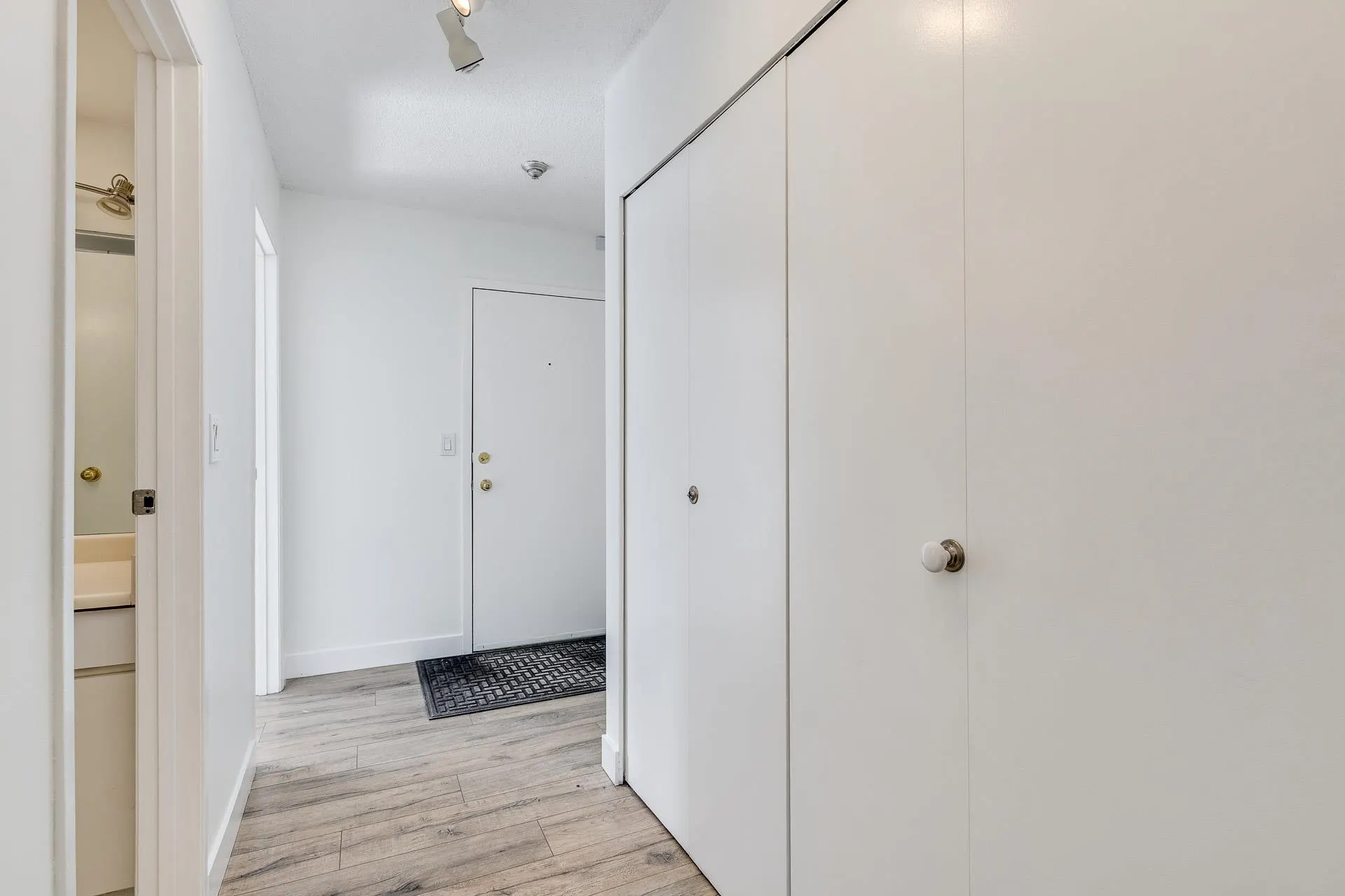 3275 Mountain Highway #212