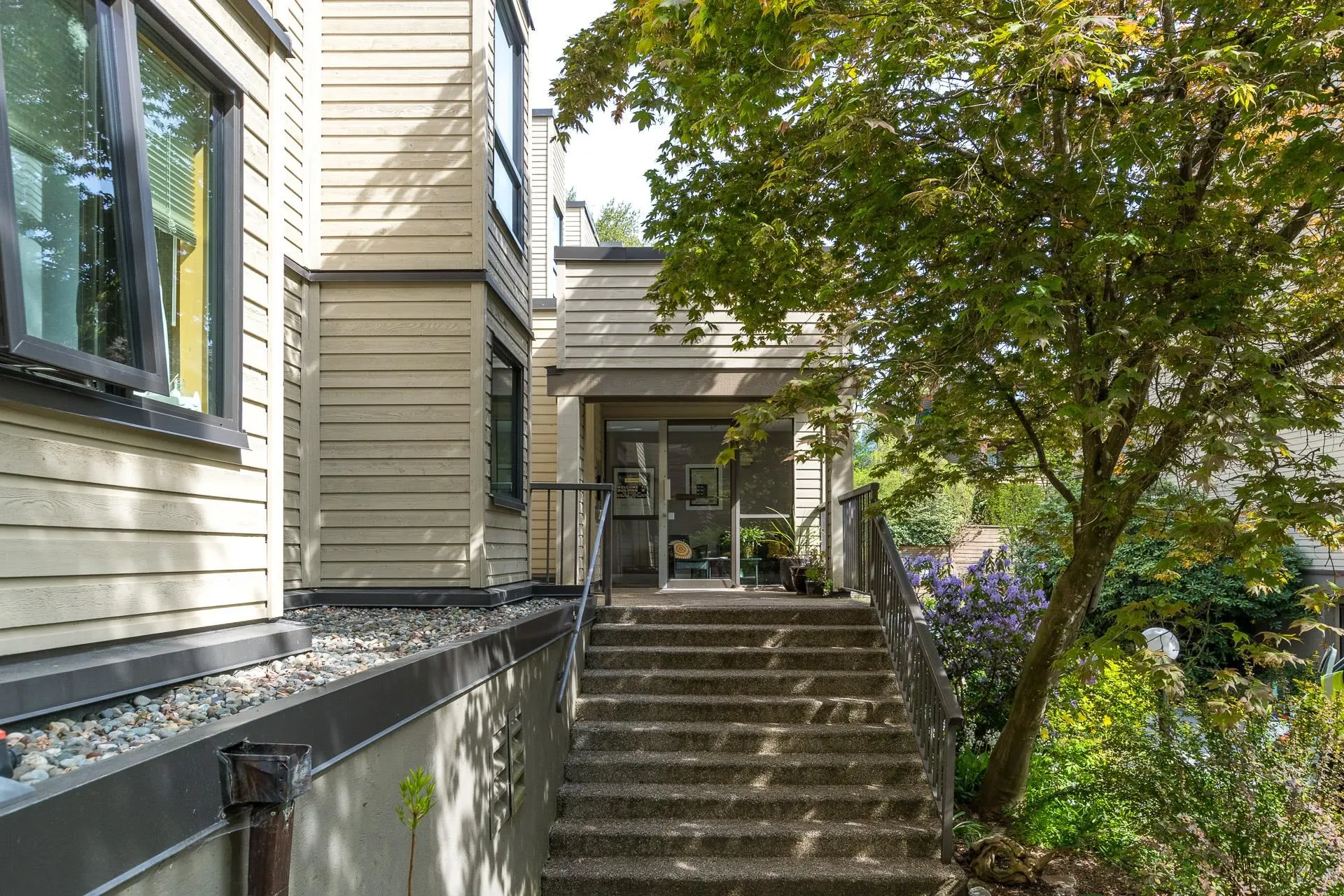 3275 Mountain Highway #212