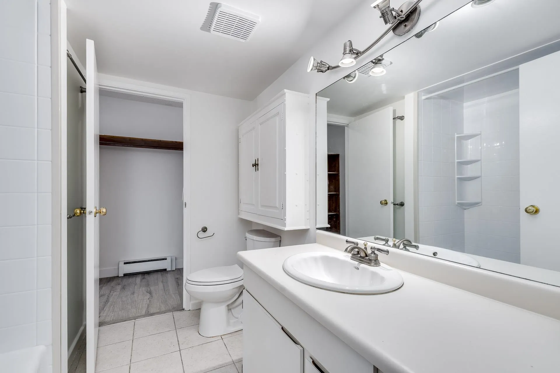 3275 Mountain Highway #212