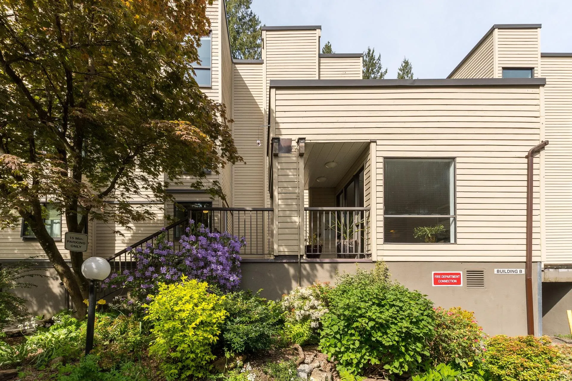 3275 Mountain Highway #212