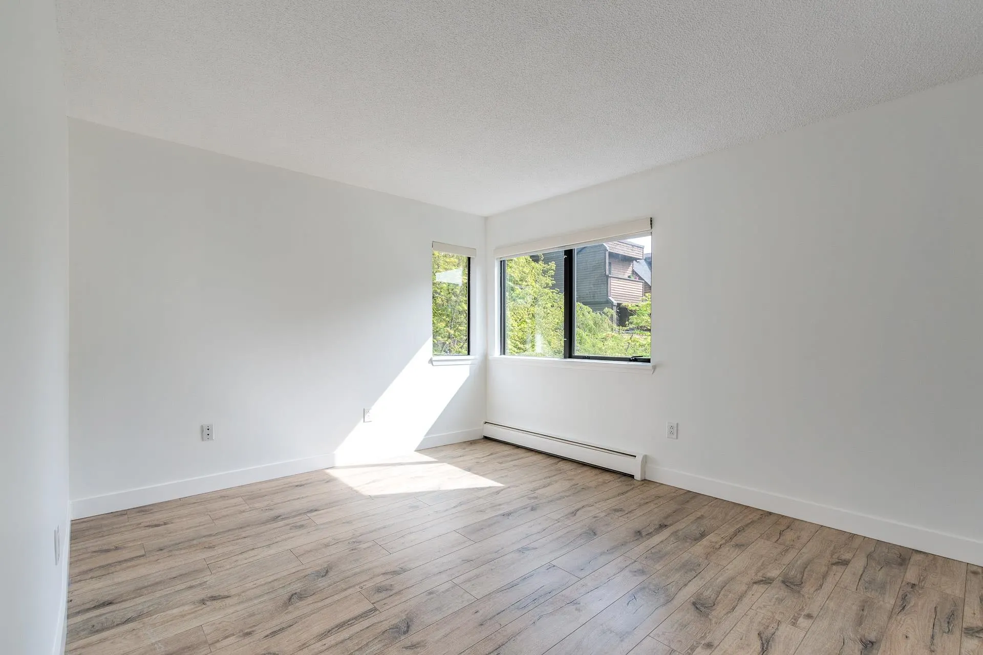 3275 Mountain Highway #212