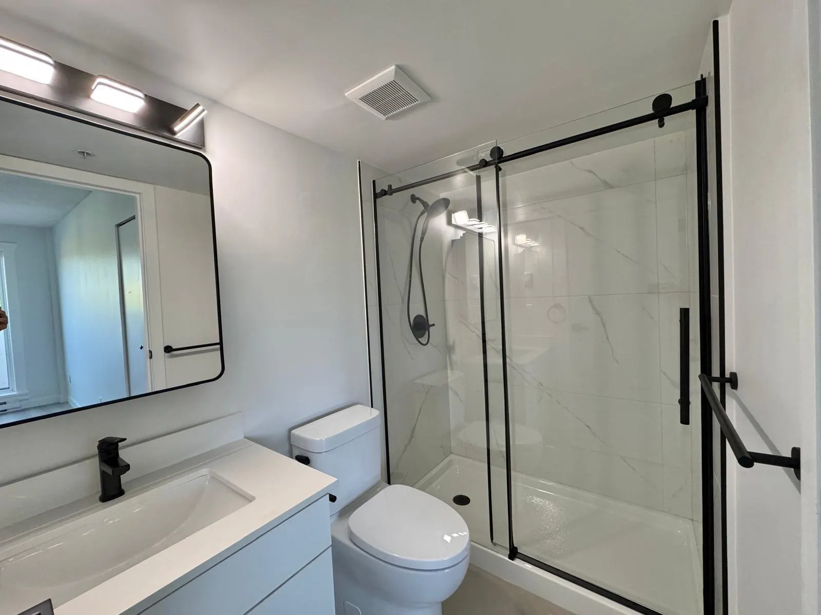 2528 E Broadway #800