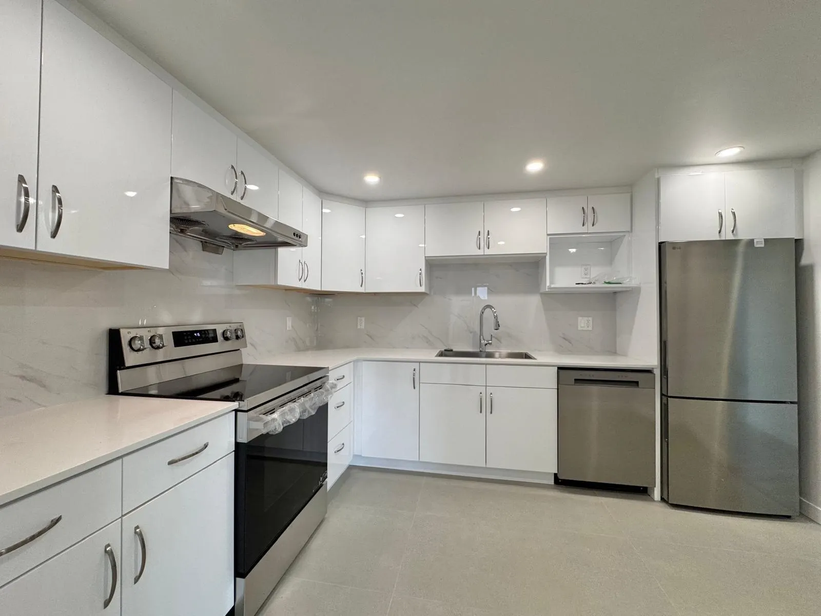 2528 E Broadway #800