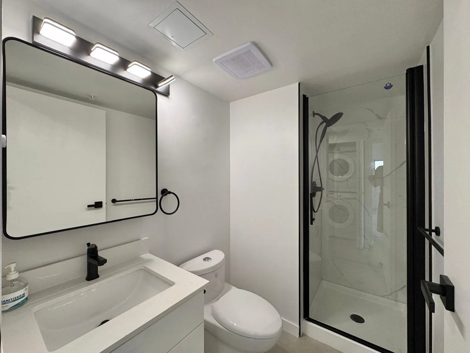 2528 E Broadway #800