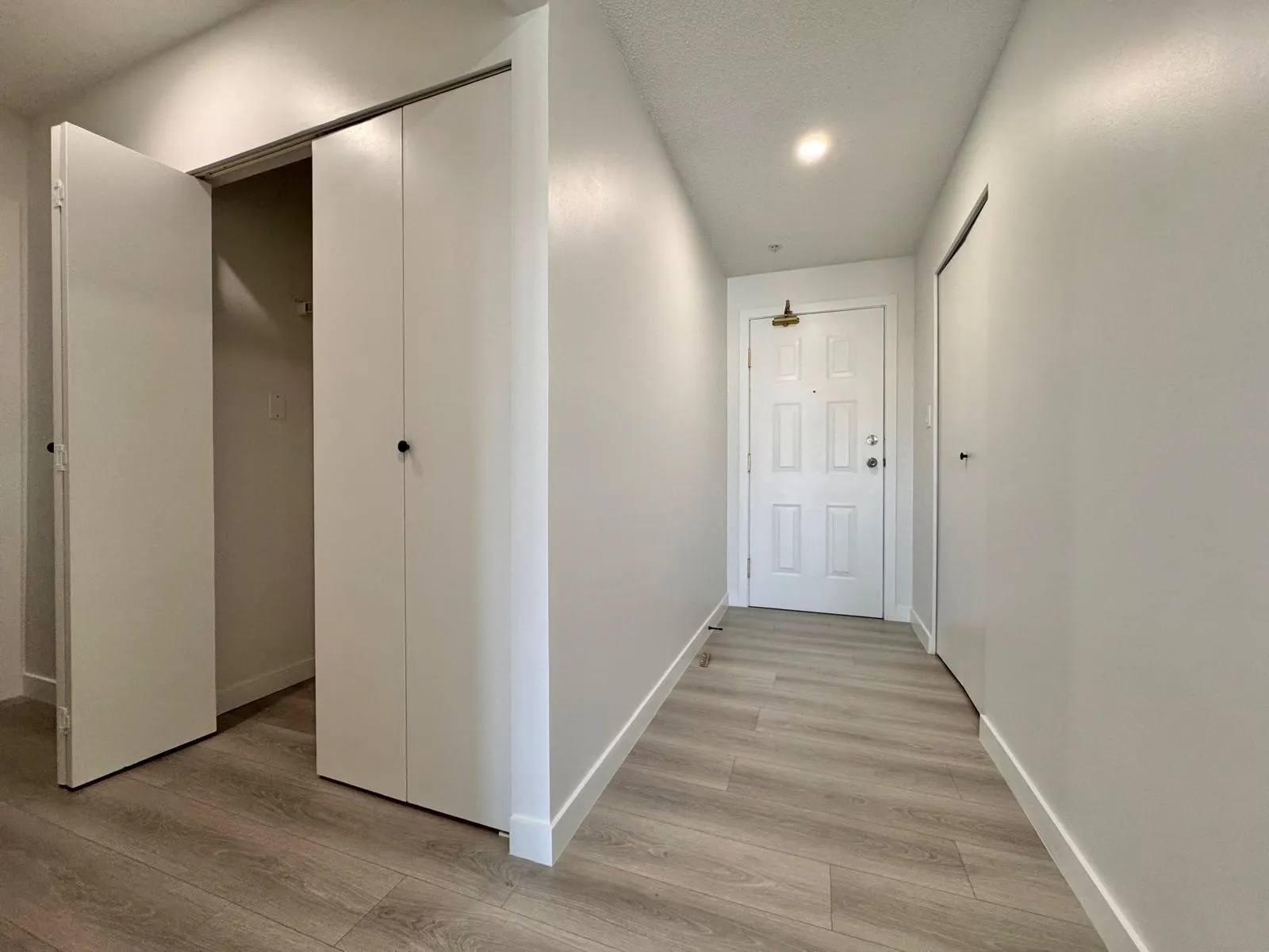 2528 E Broadway #800