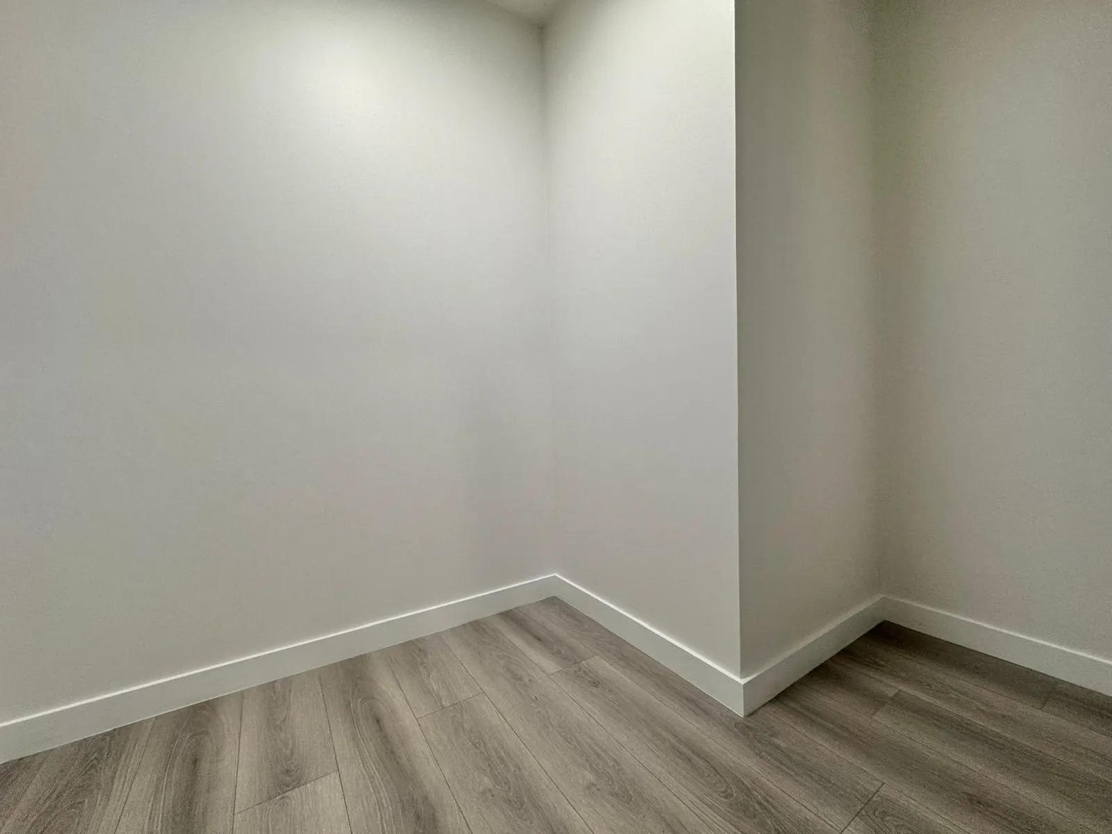2528 E Broadway #800