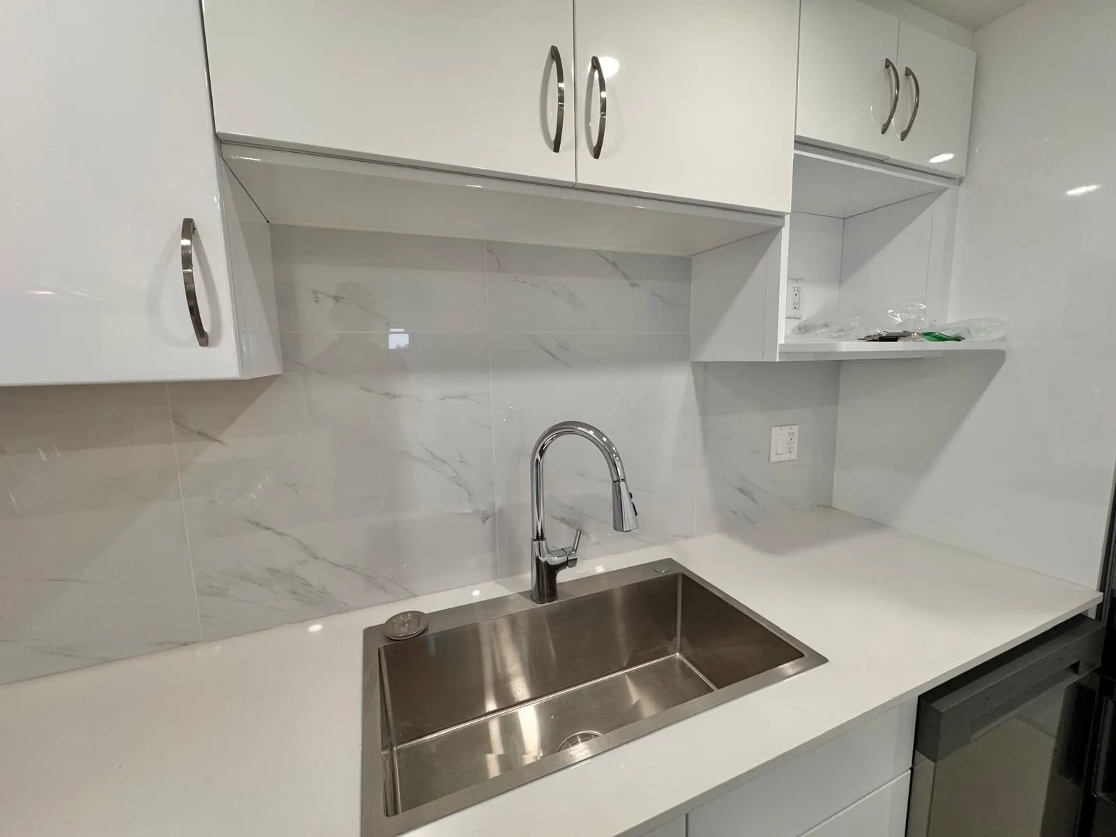 2528 E Broadway #800