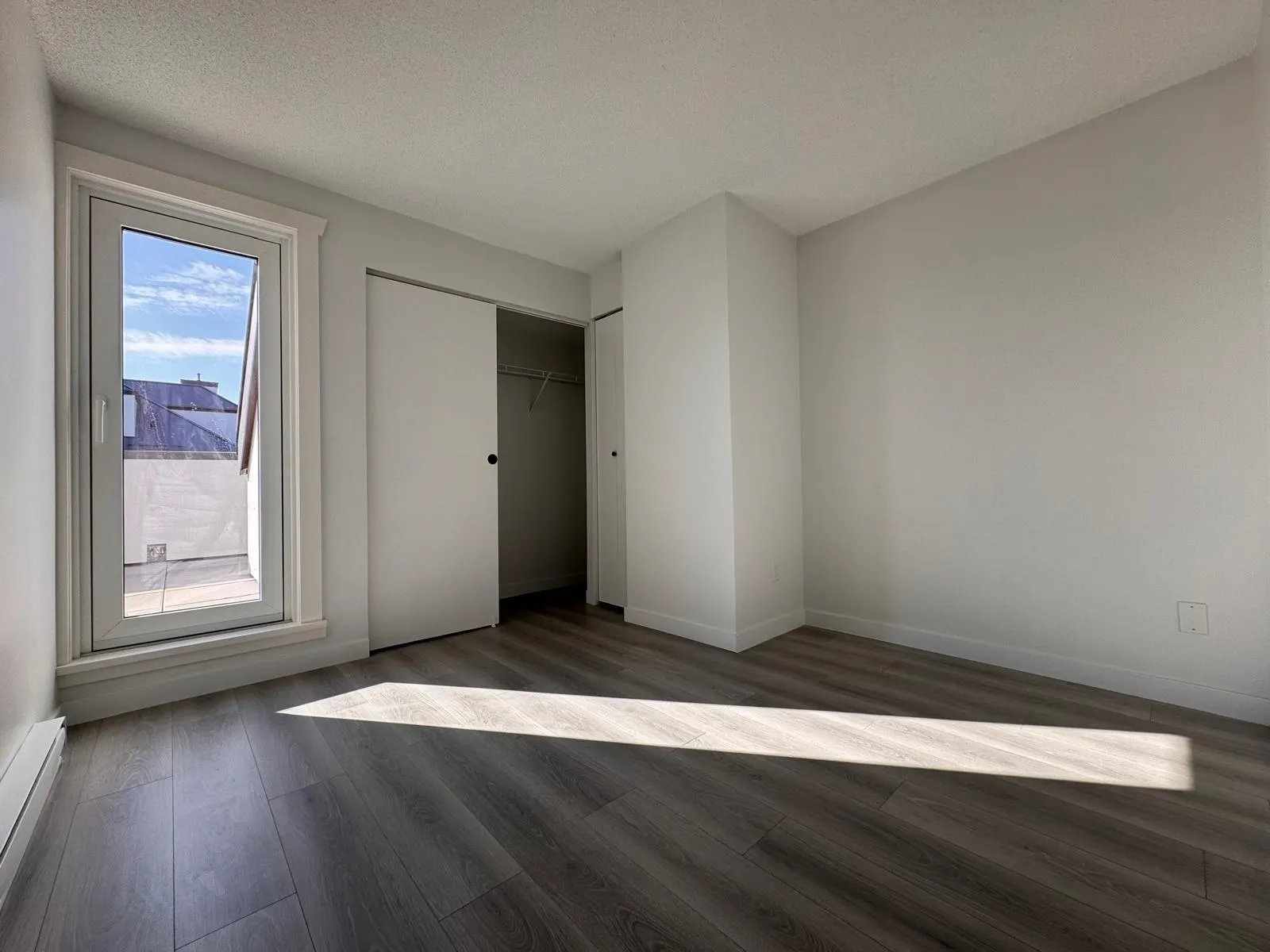 2528 E Broadway #800