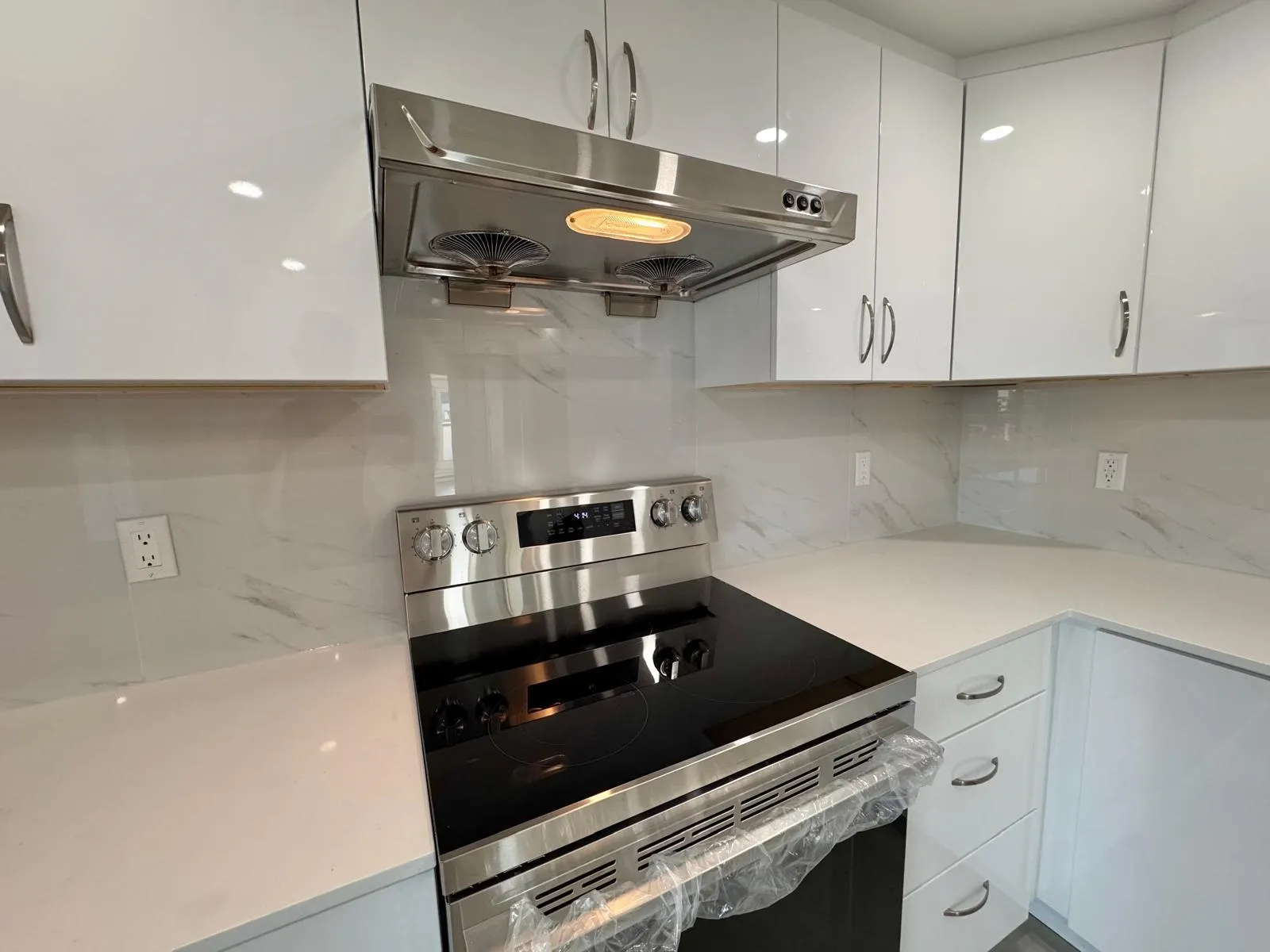 2528 E Broadway #800