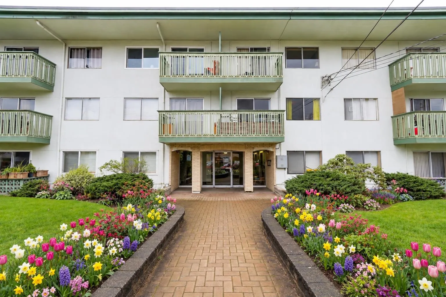 36 E 14th Avenue #207