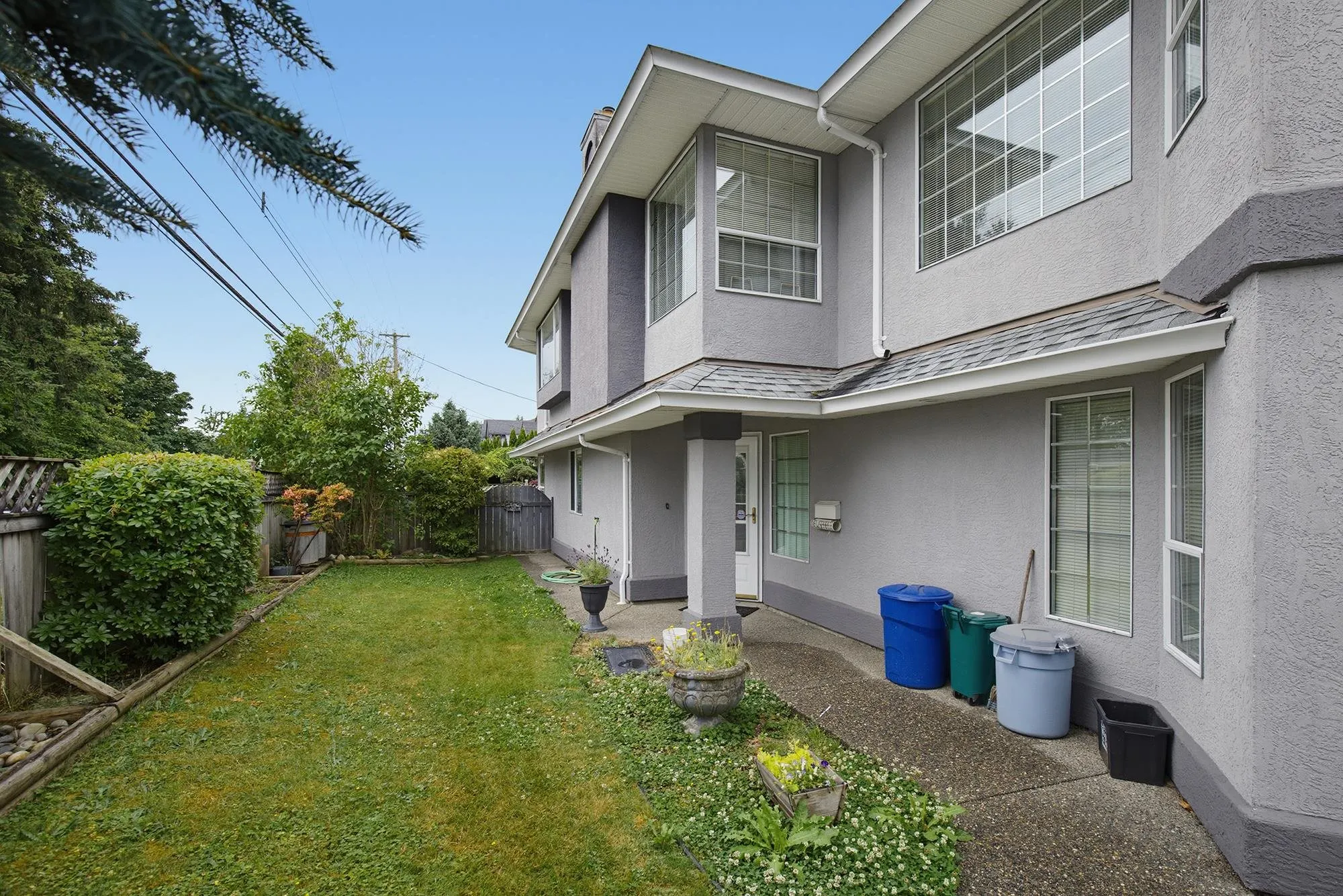 8219 Fujino Street