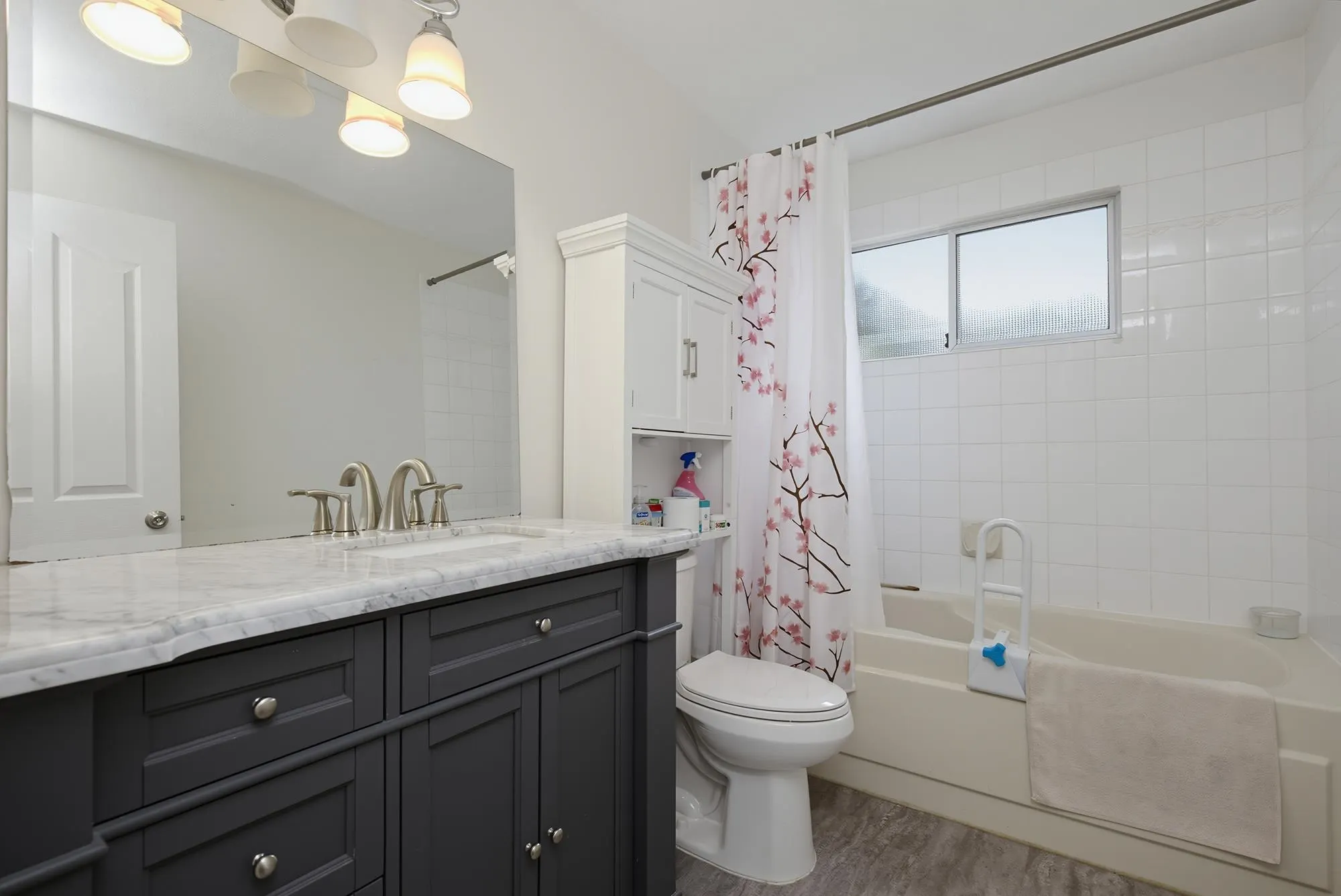 8219 Fujino Street