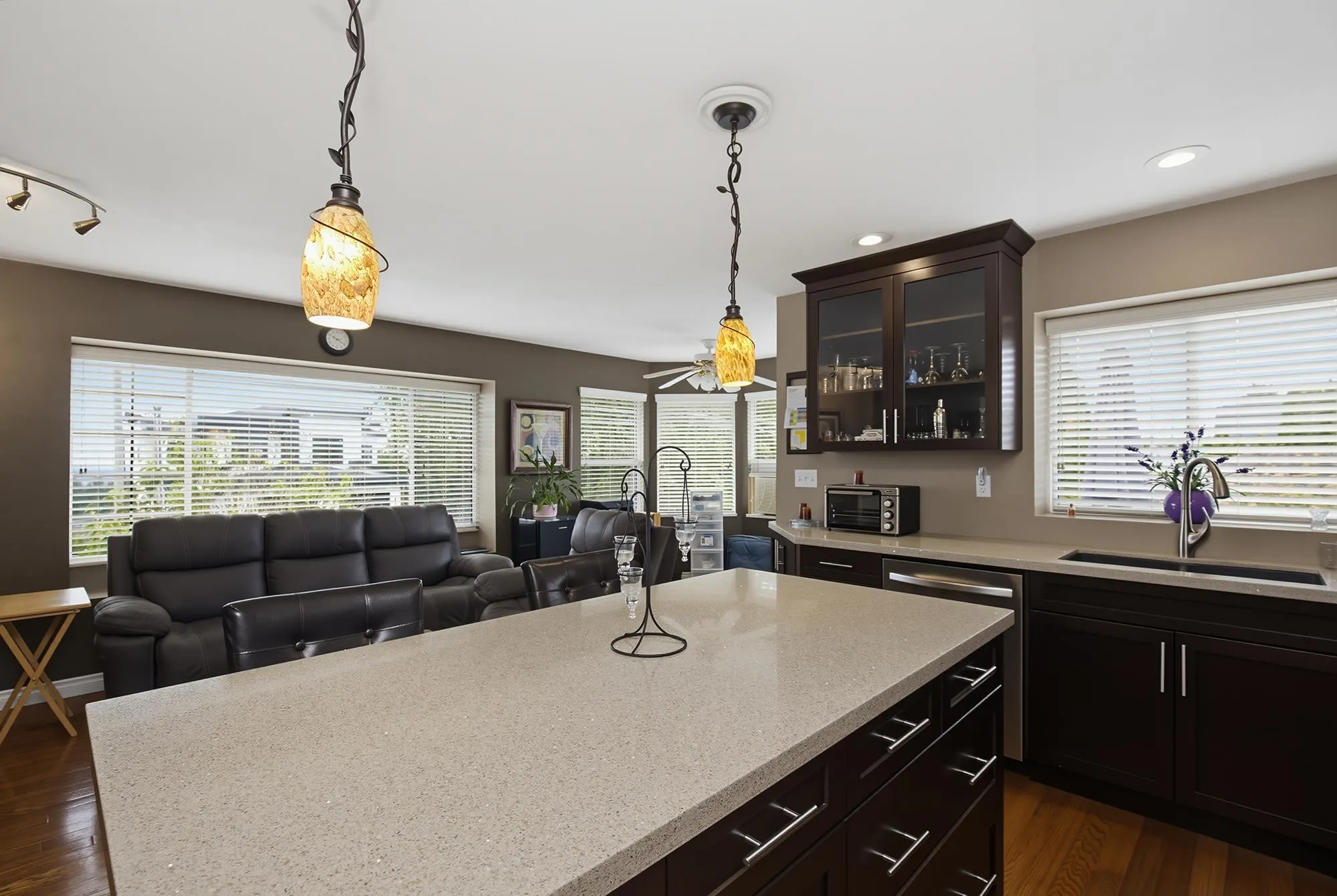 8219 Fujino Street
