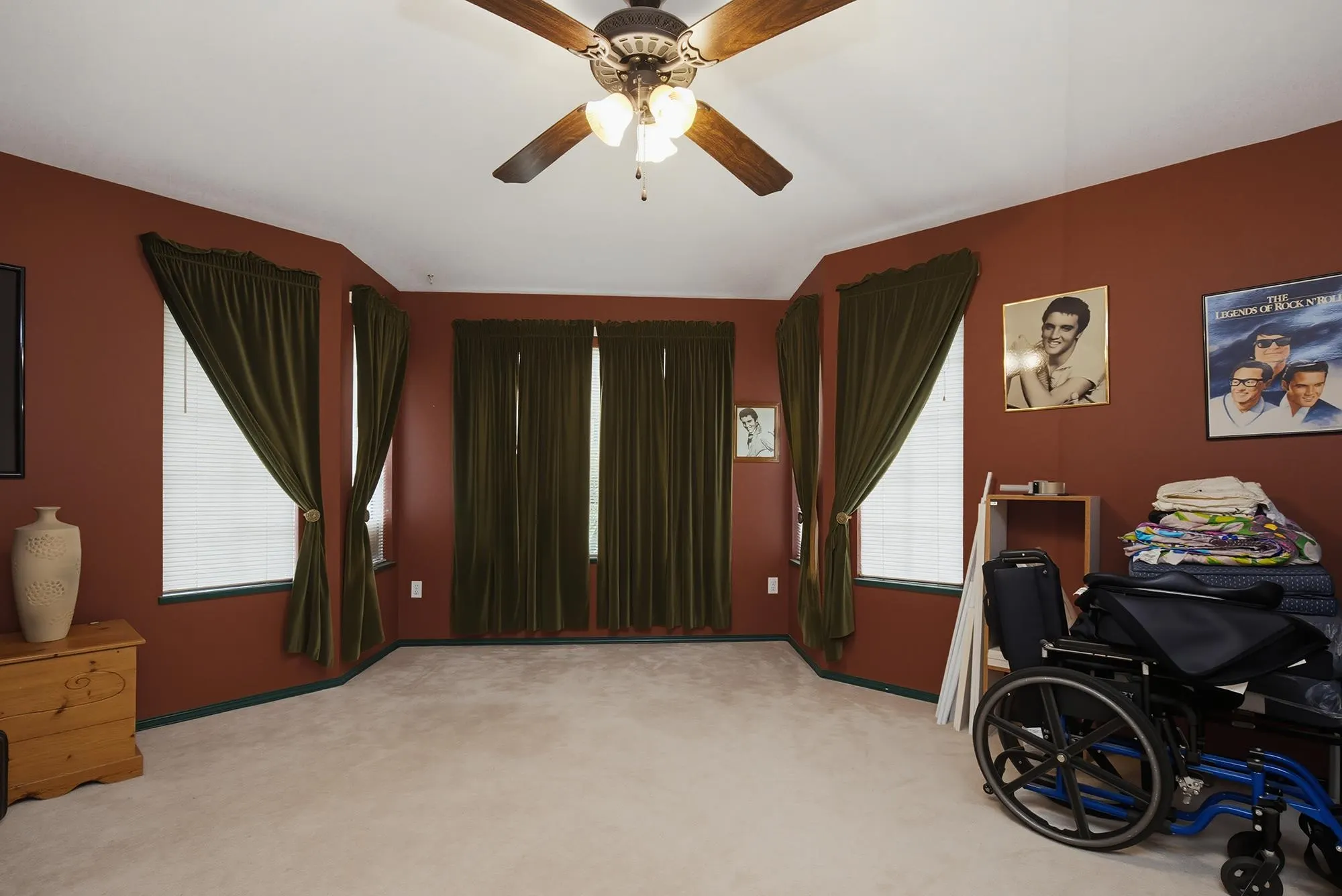 8219 Fujino Street