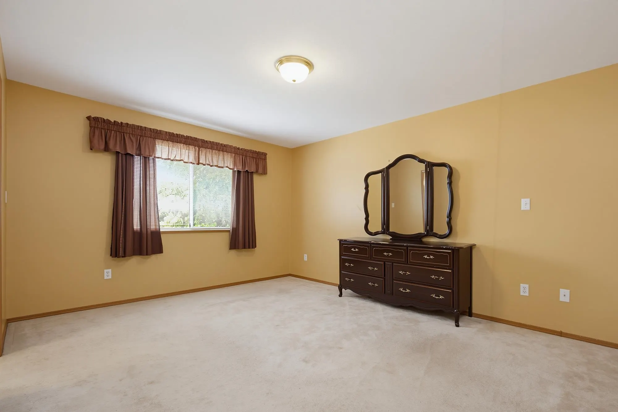 8219 Fujino Street