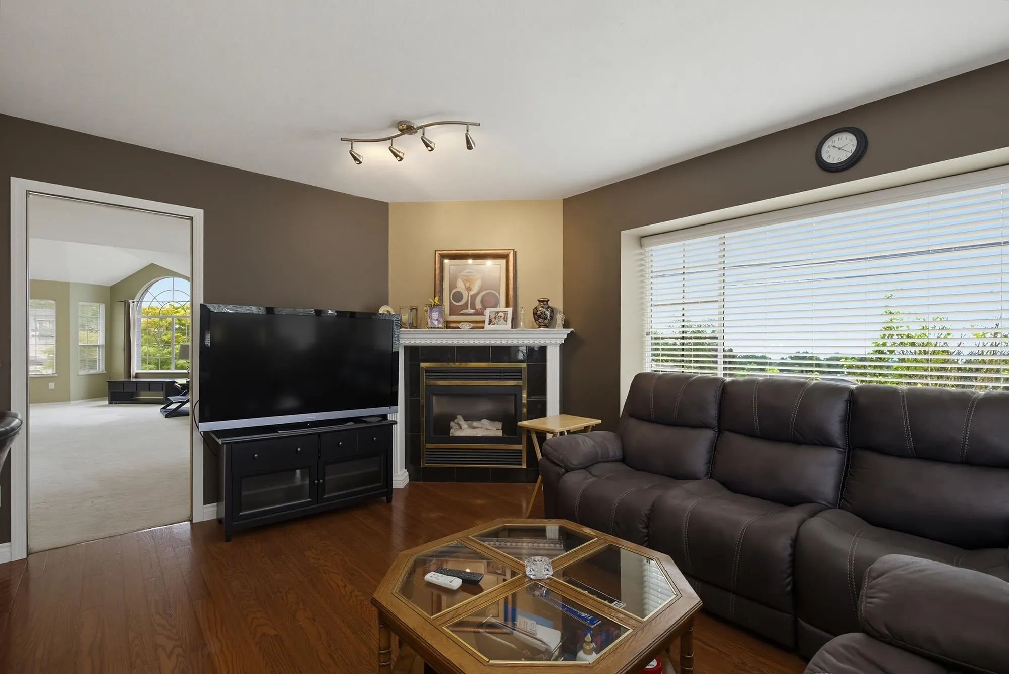 8219 Fujino Street