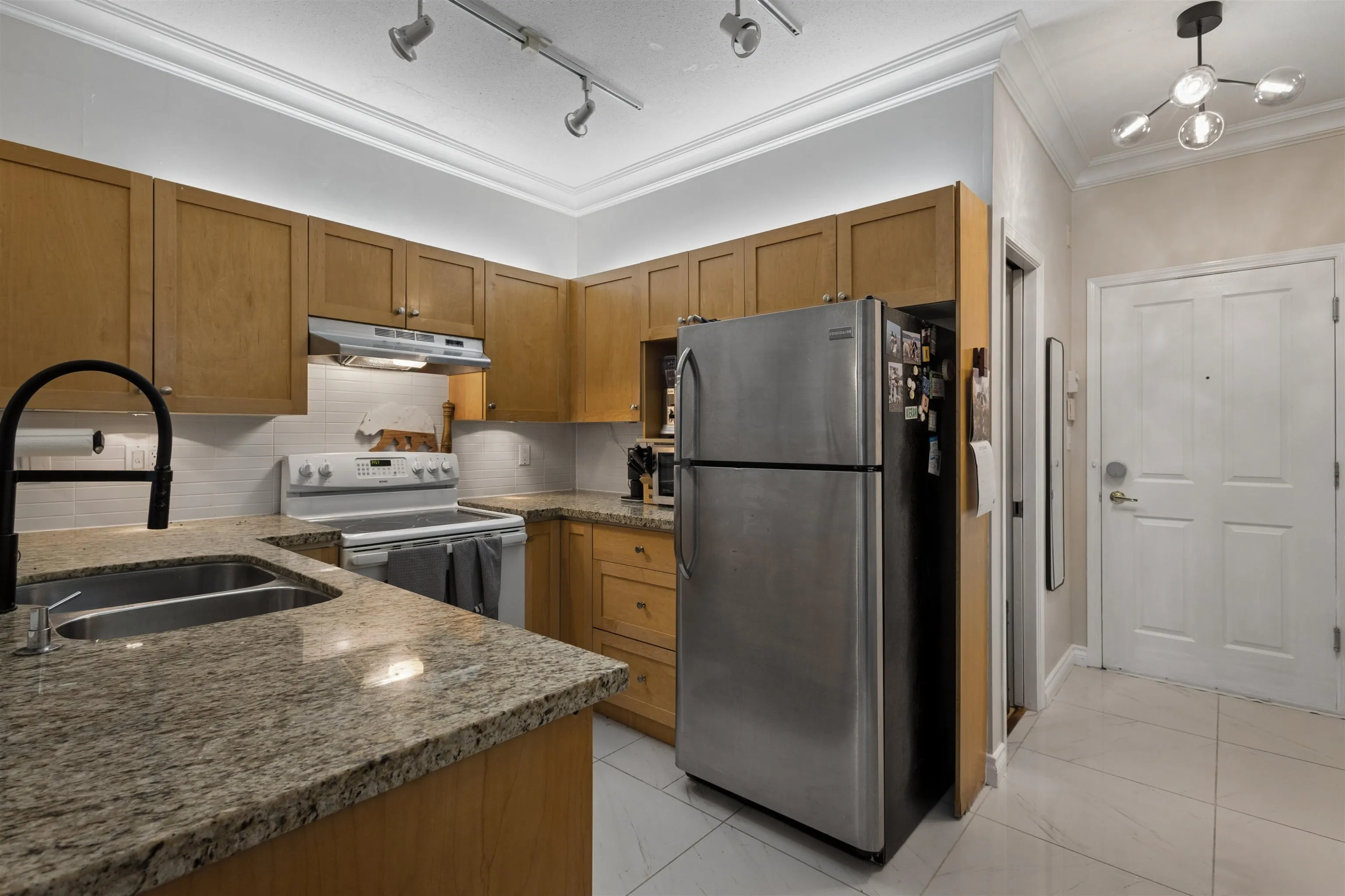 1675 W 10th Avenue #101