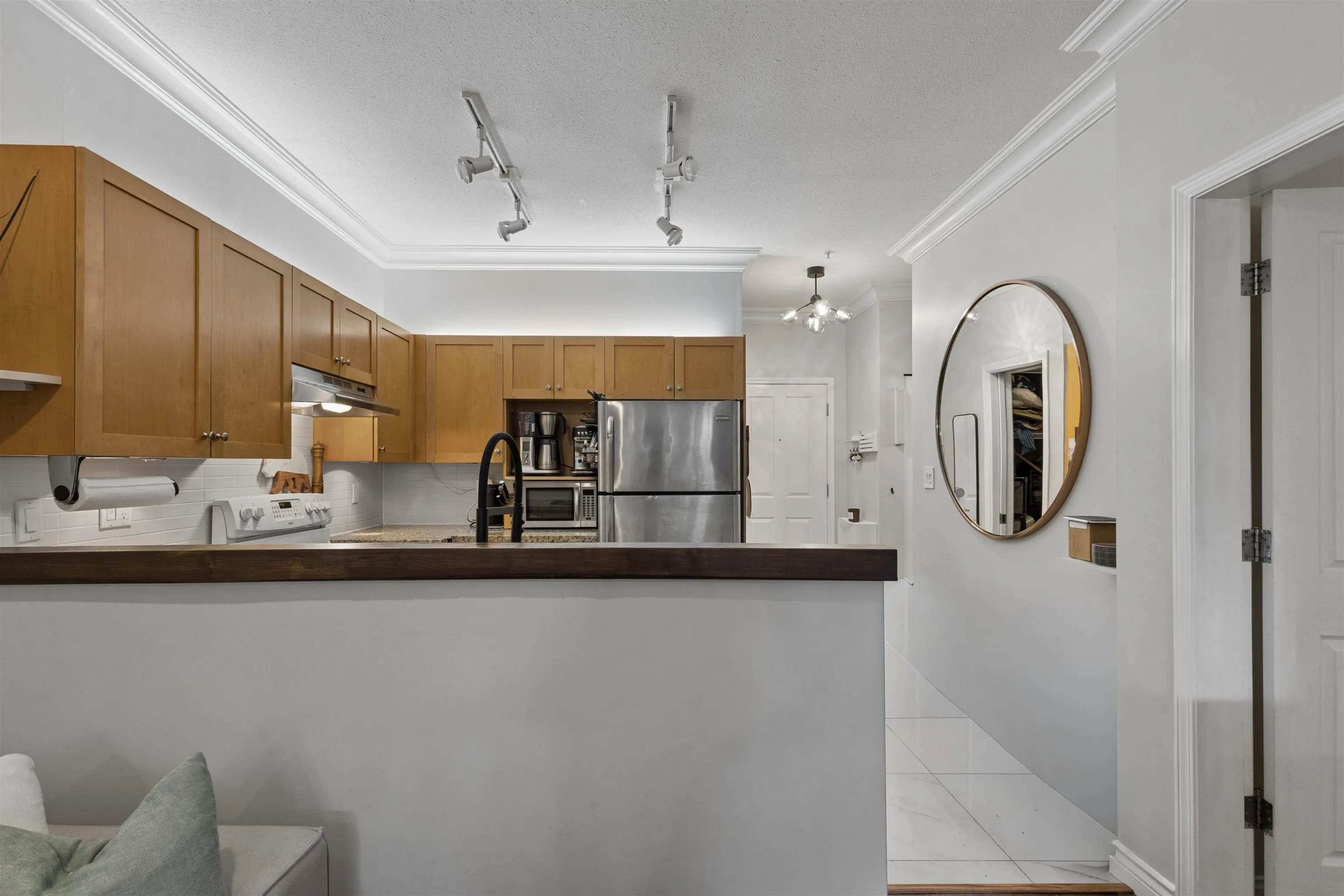 1675 W 10th Avenue #101
