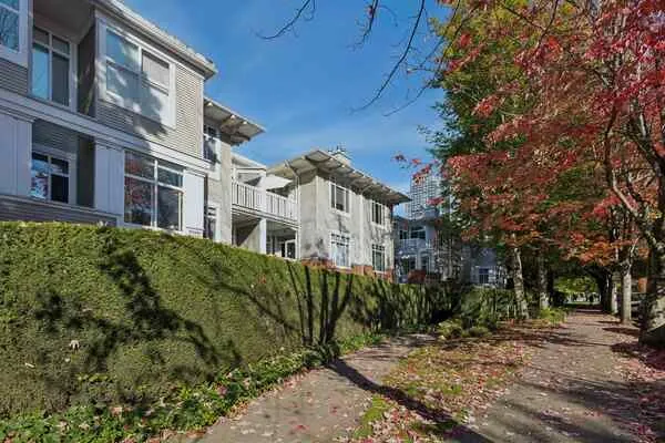 1675 W 10th Avenue #101
