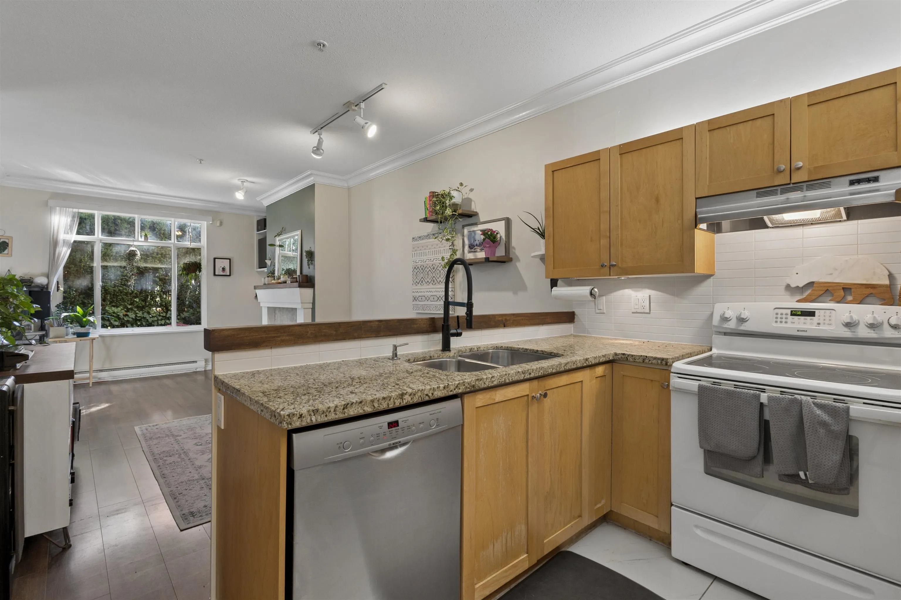 1675 W 10th Avenue #101