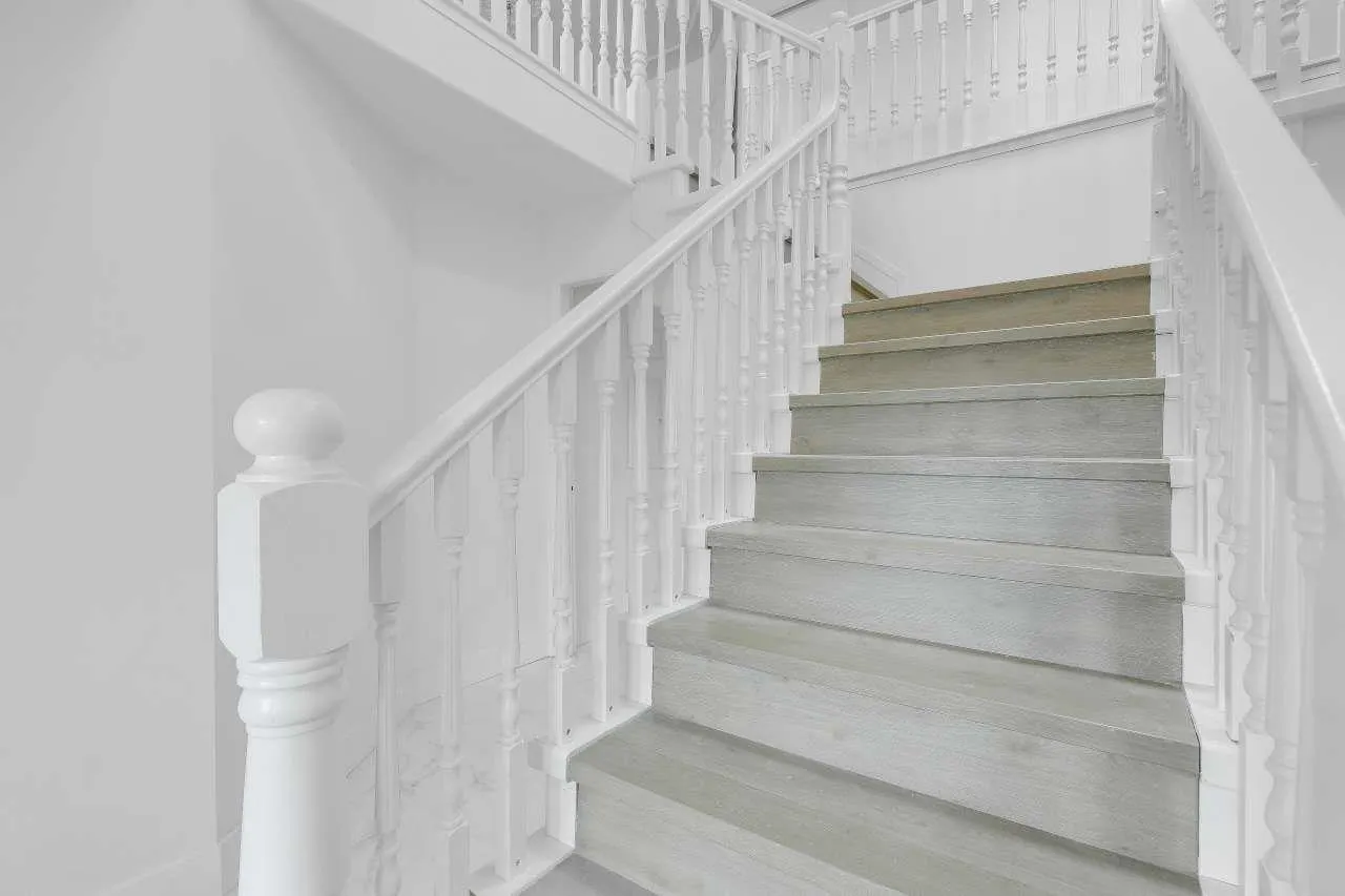6832 127a Street